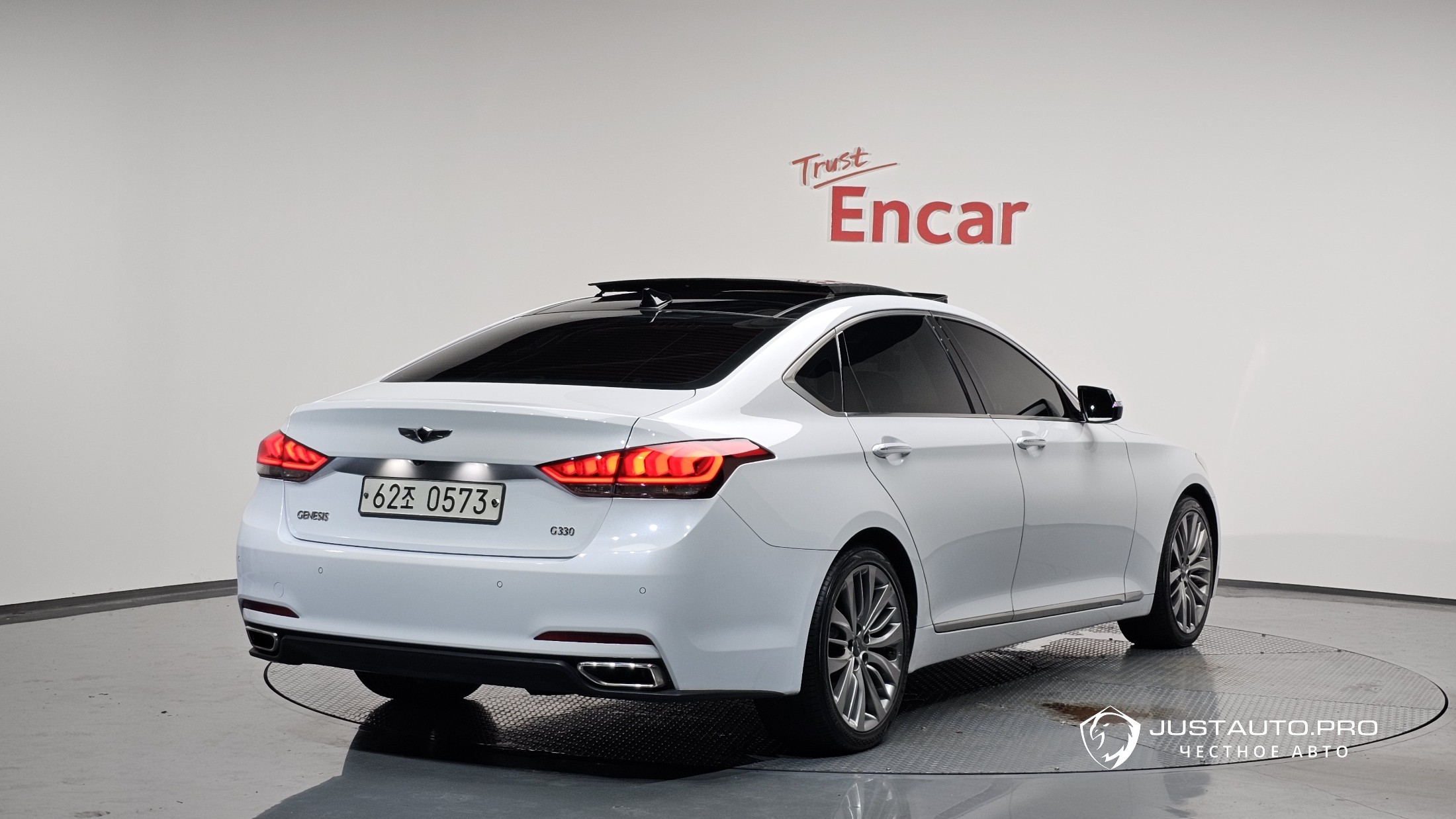 Автомобиль Hyundai Genesis