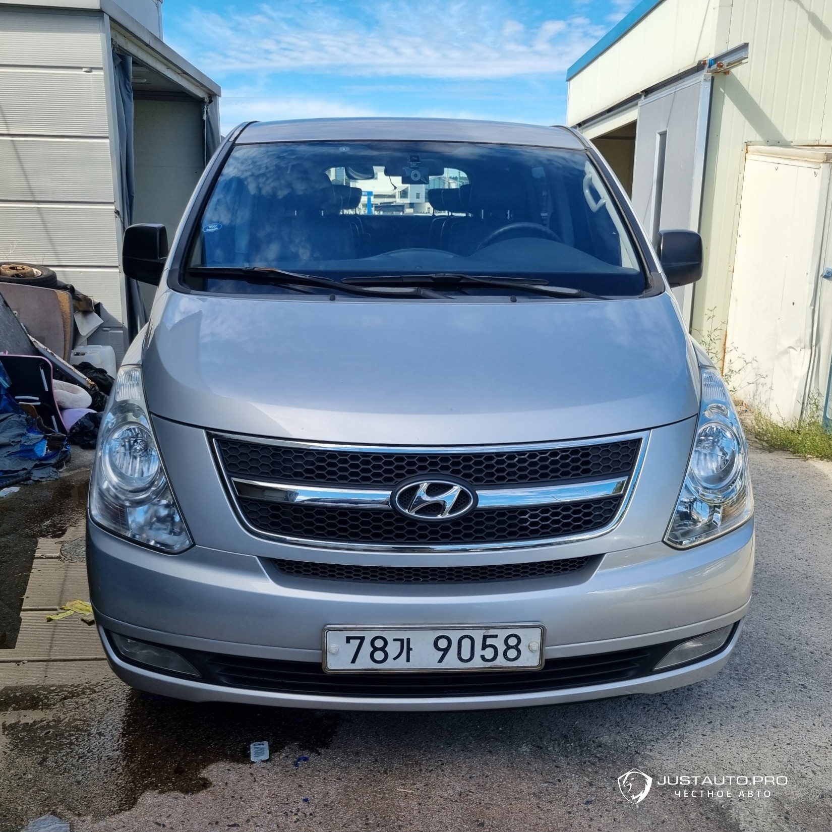 Автомобиль Hyundai Starex
