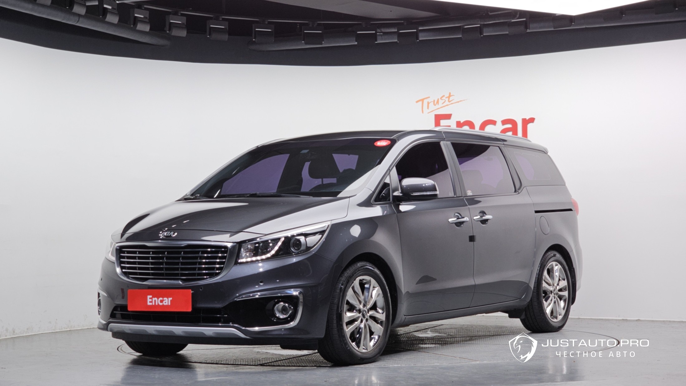 Автомобиль Kia Canival