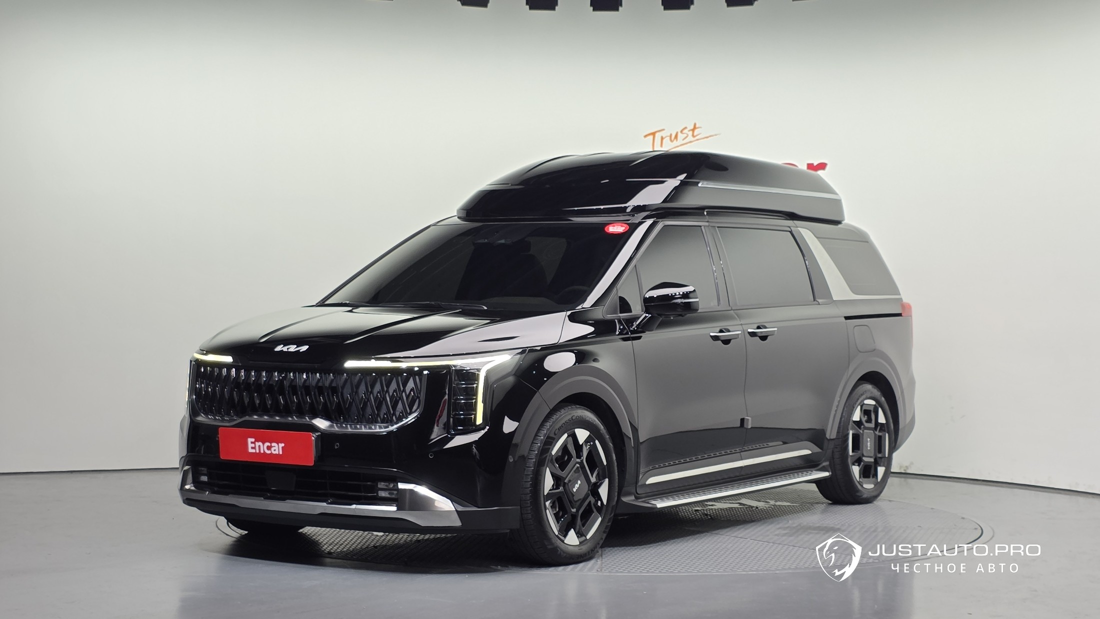 Автомобиль Kia Canival