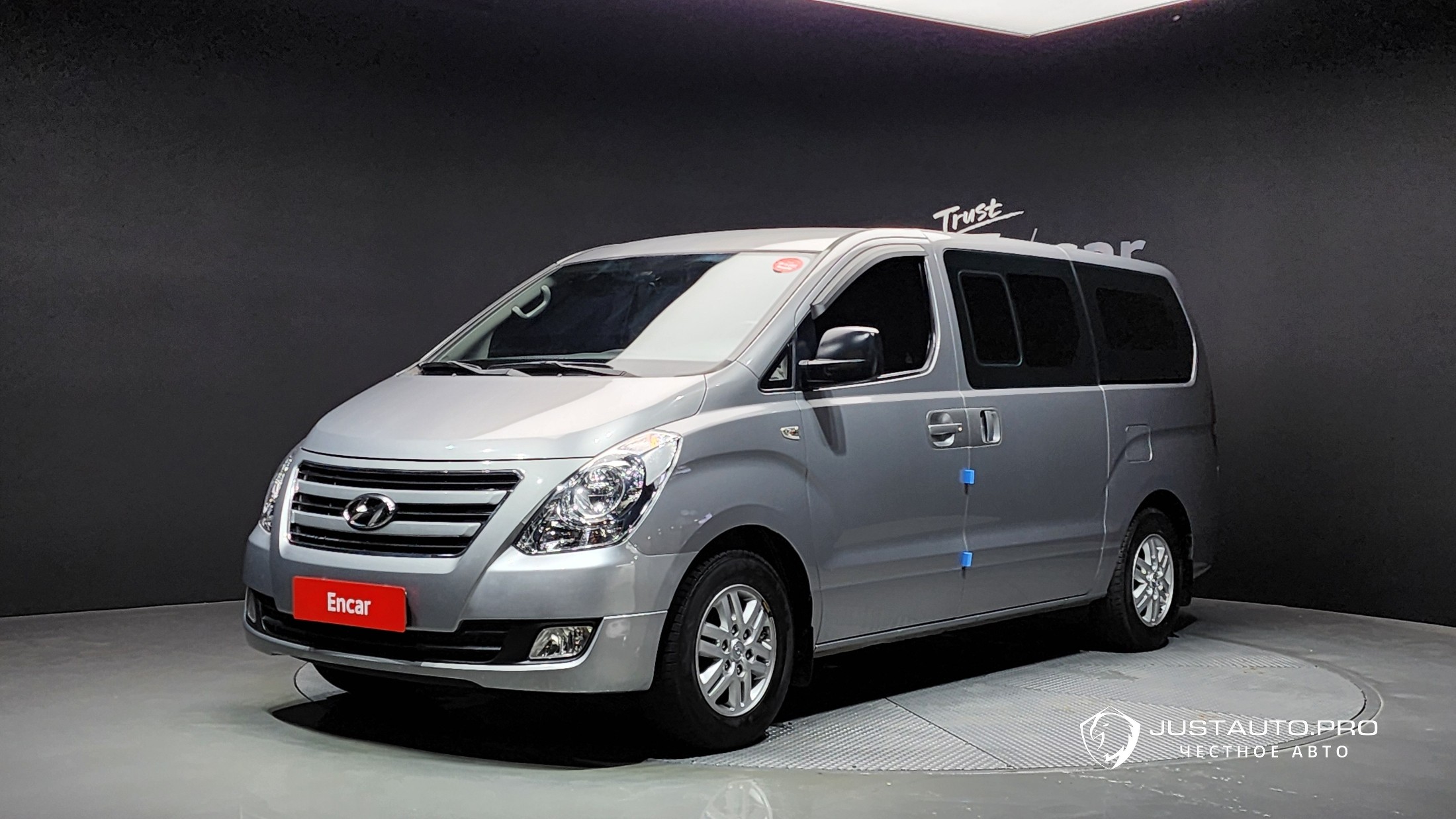 Автомобиль Hyundai Starex