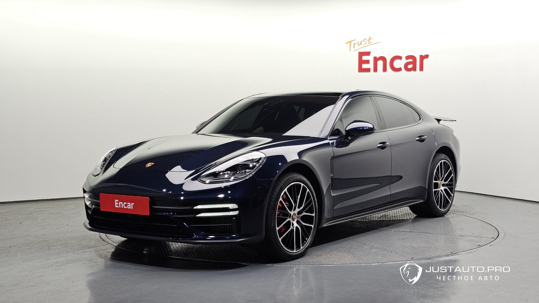 Автомобиль Porsche Panamera