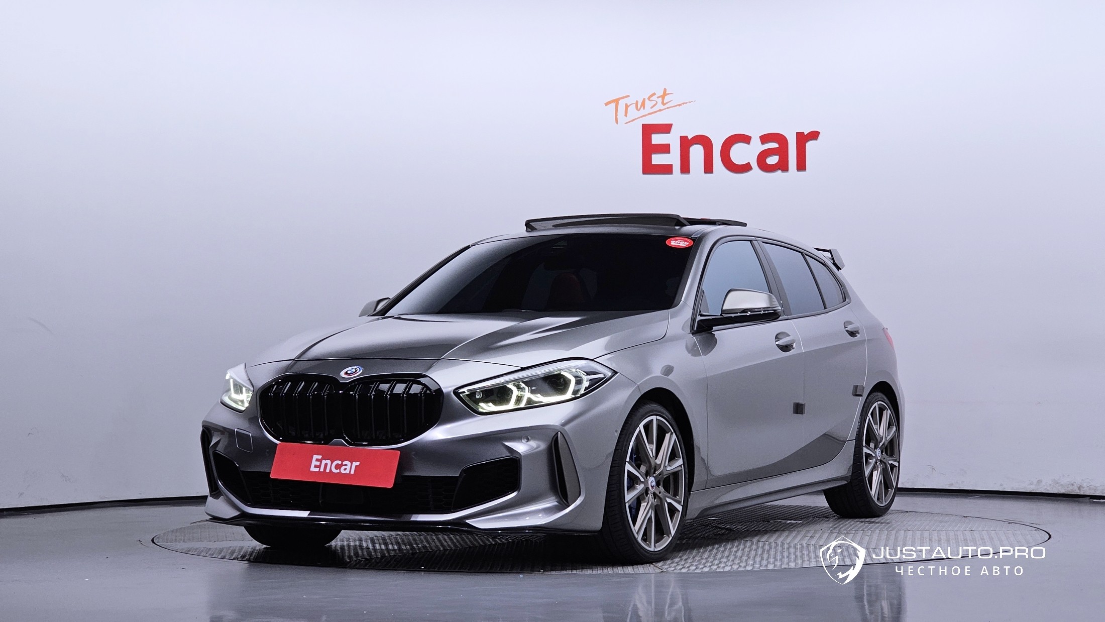 Автомобиль BMW 1-Series
