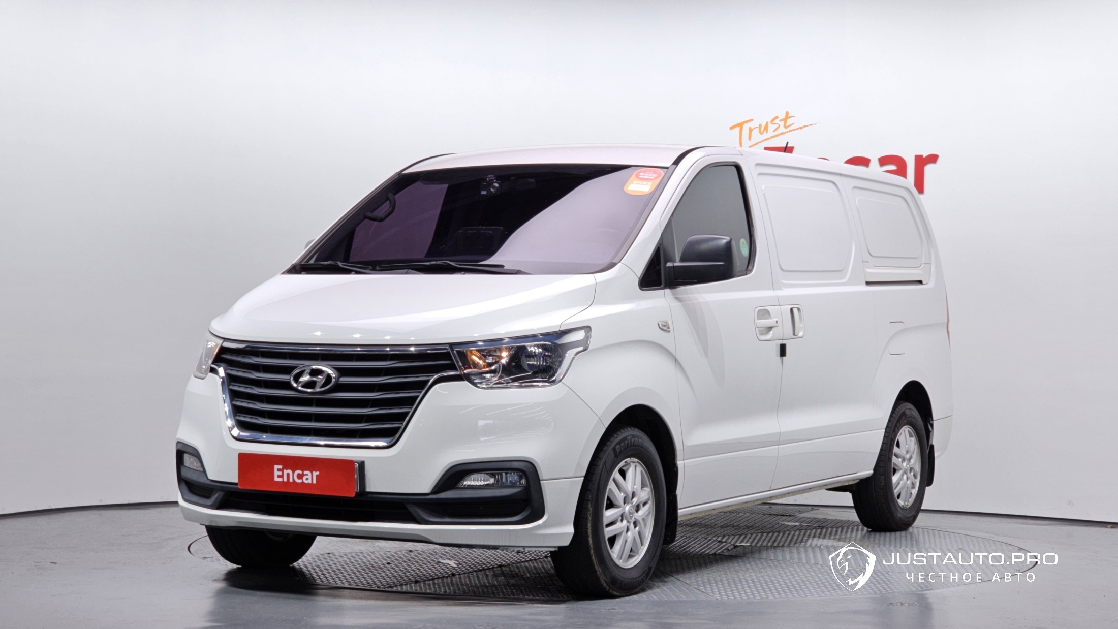 Автомобиль Hyundai Starex
