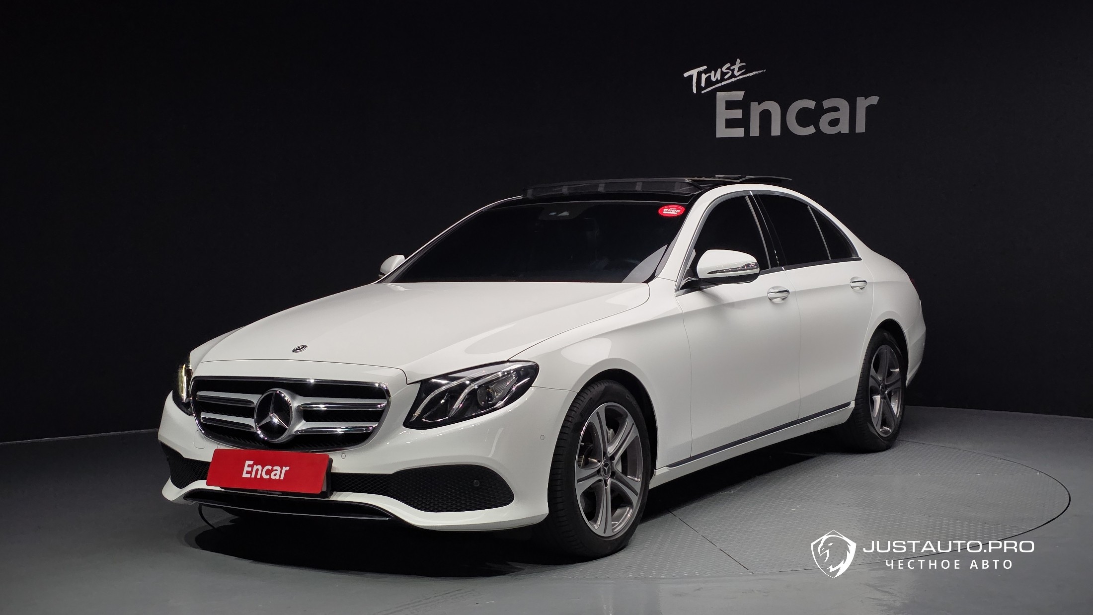 Автомобиль Mercedes-Benz E-Class