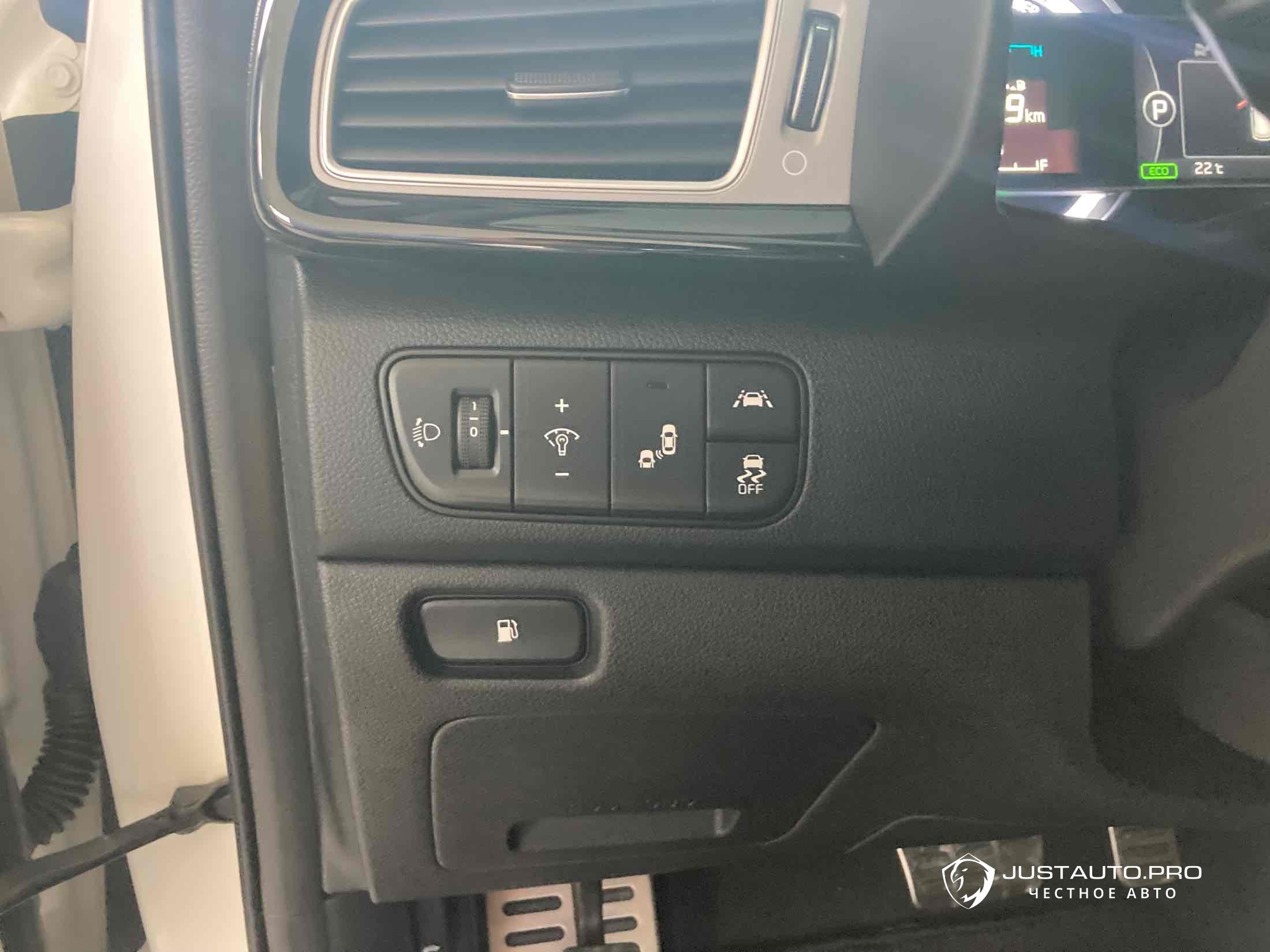 Автомобиль Kia Niro