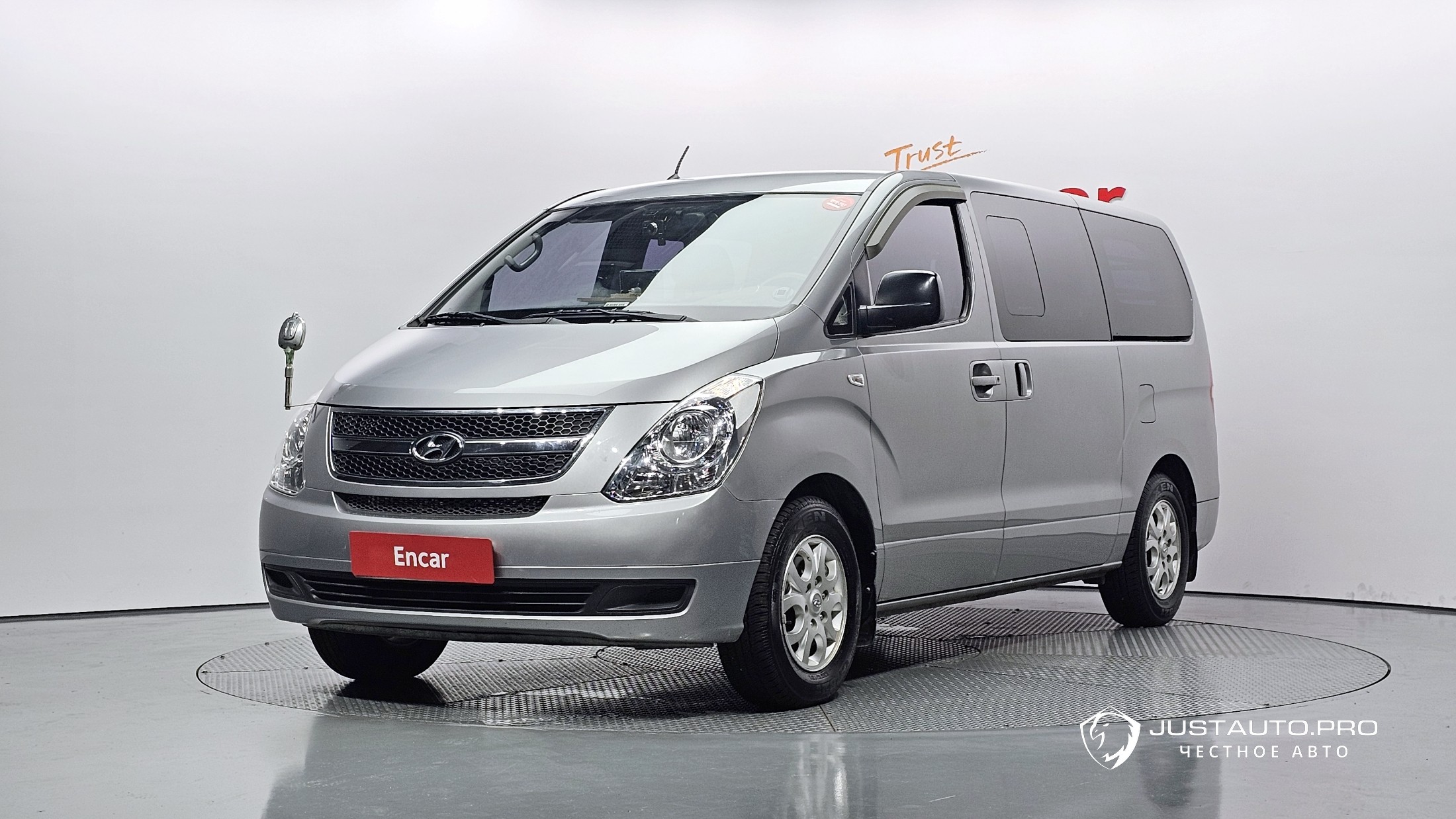 Автомобиль Hyundai Starex
