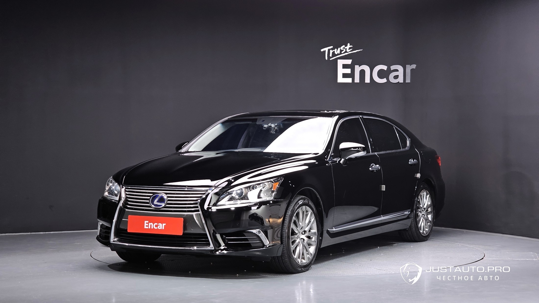 Автомобиль Lexus LS