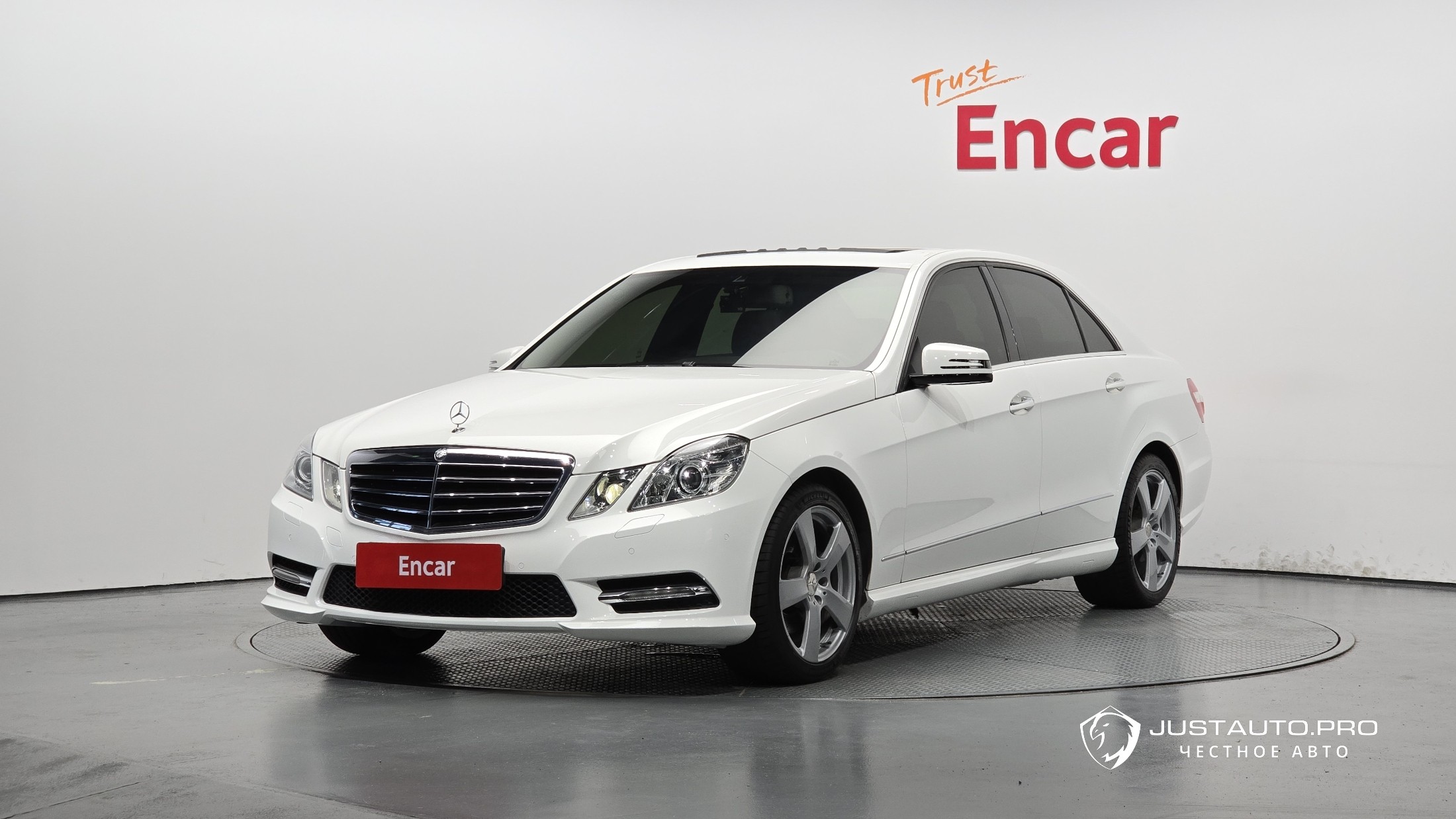 Автомобиль Mercedes-Benz E-Class