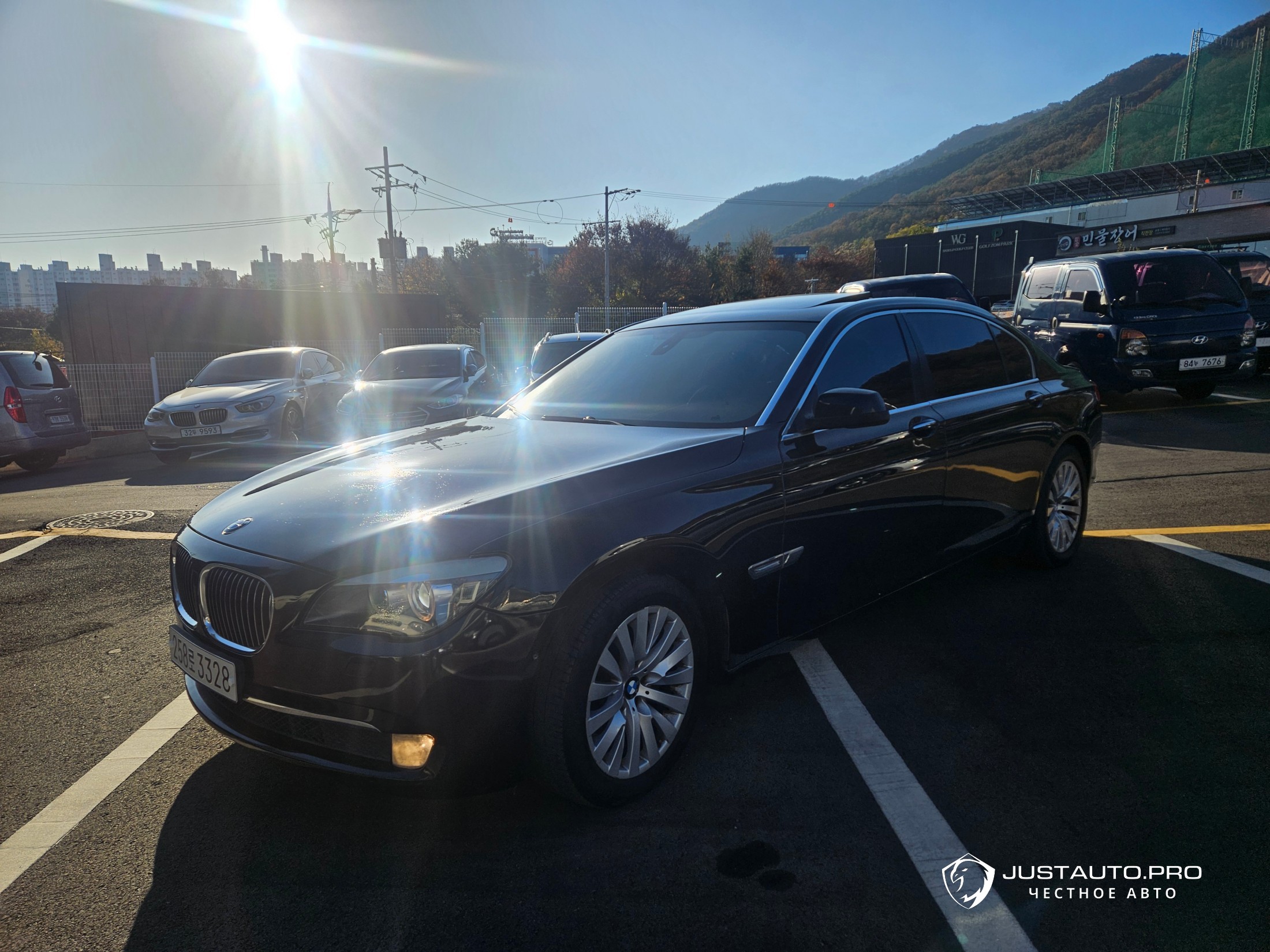 Автомобиль BMW 7-Series