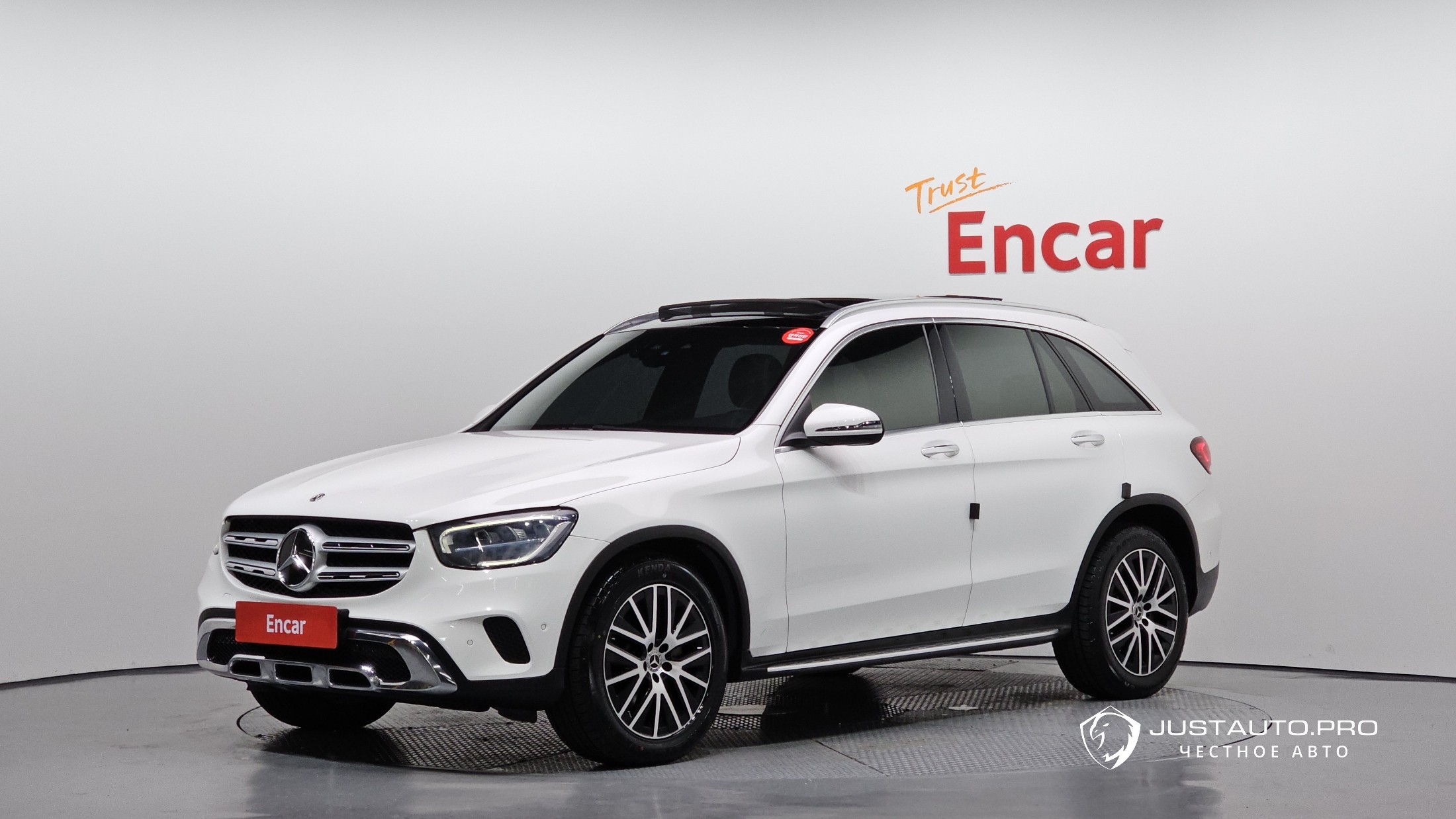 Автомобиль Mercedes-Benz GLC-Class