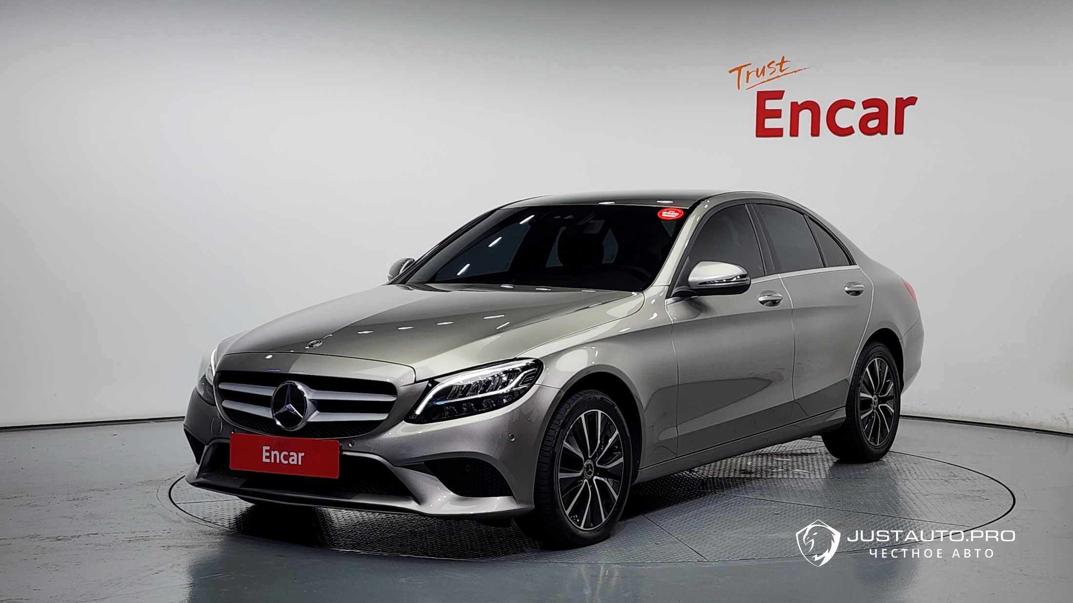 Автомобиль Mercedes-Benz C-Class