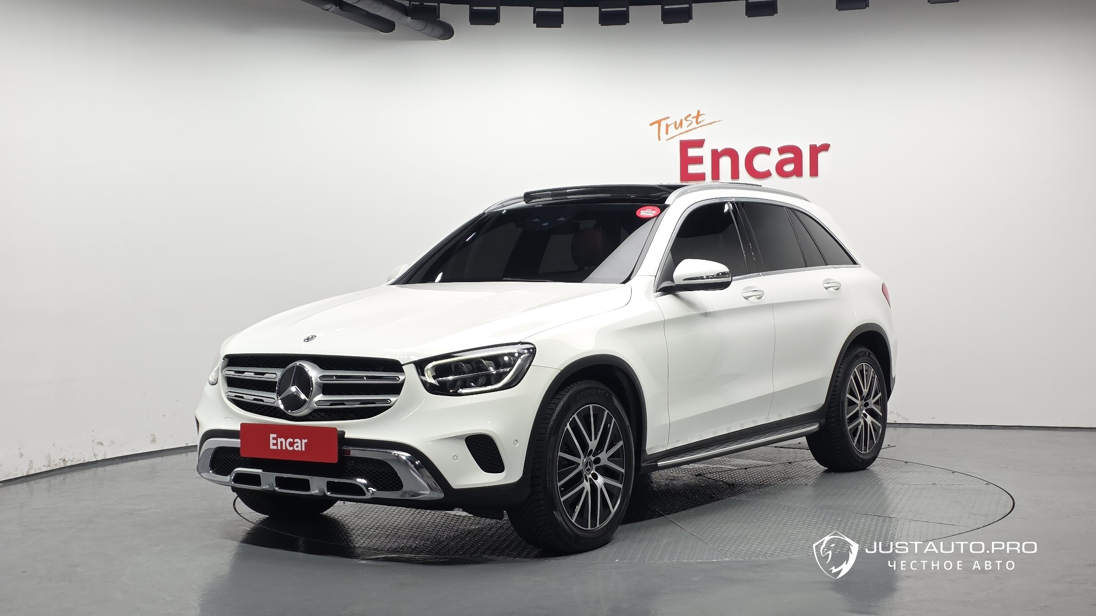 Автомобиль Mercedes-Benz GLC-Class