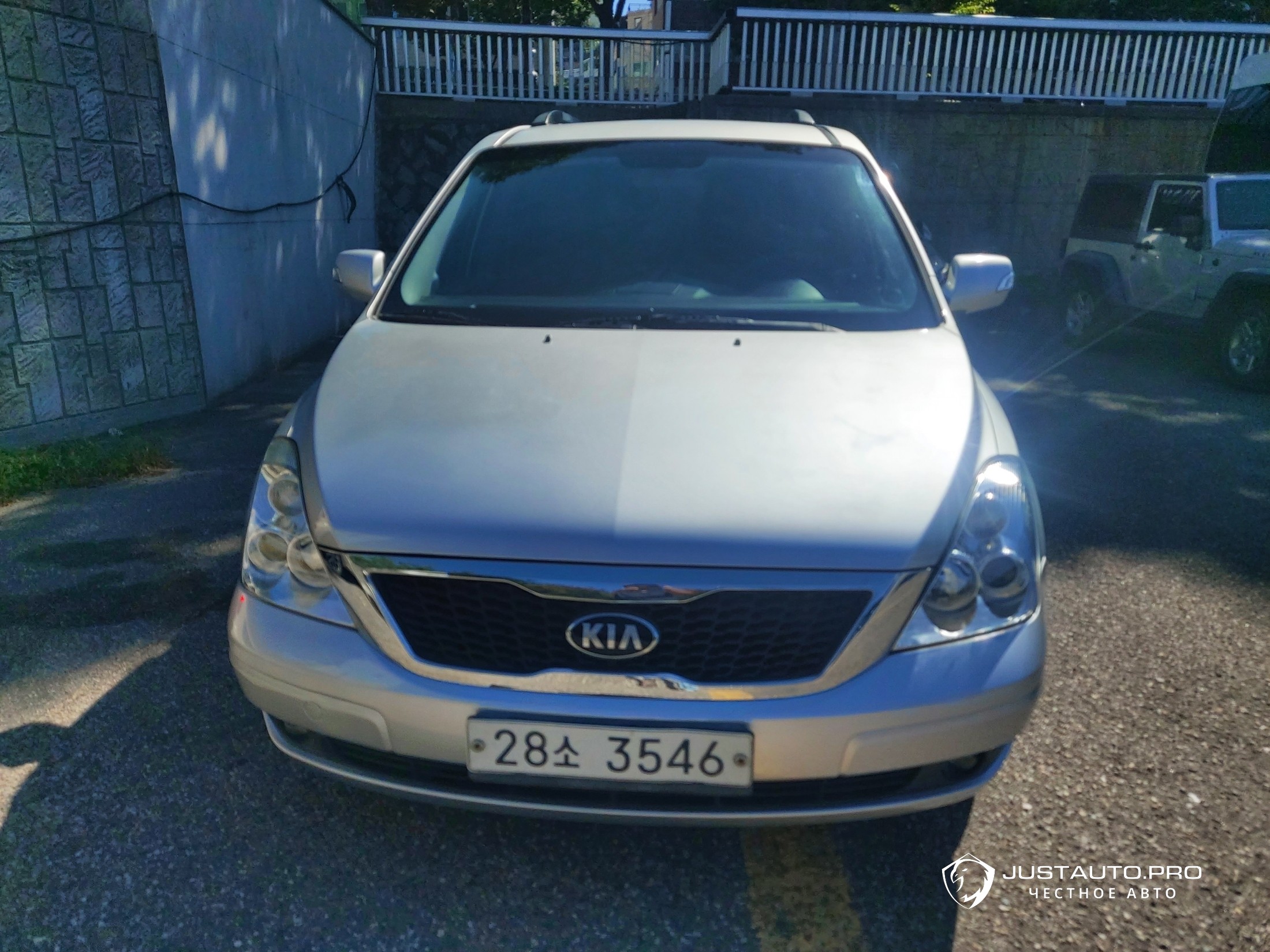 Автомобиль Kia Canival