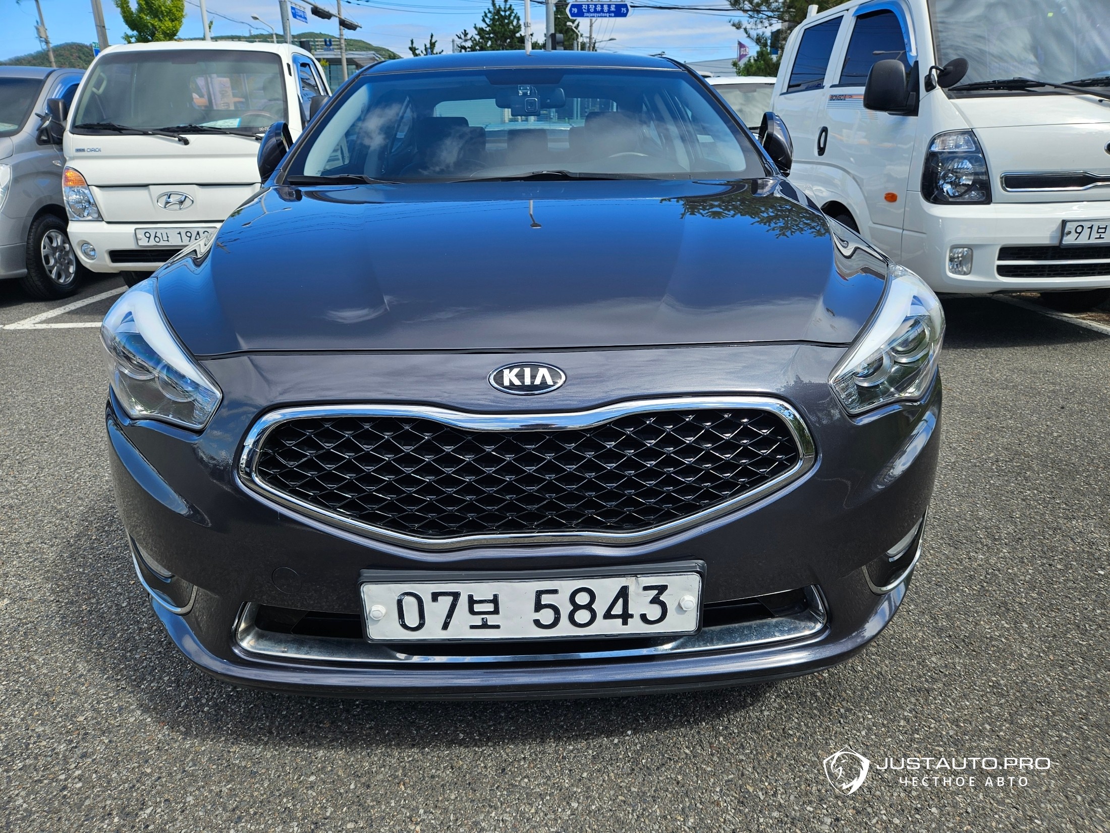 Автомобиль Kia K7