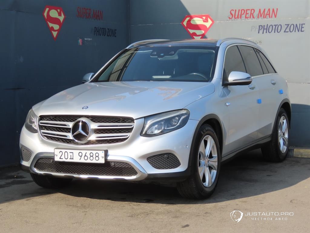 Автомобиль Mercedes-Benz GLC-Class