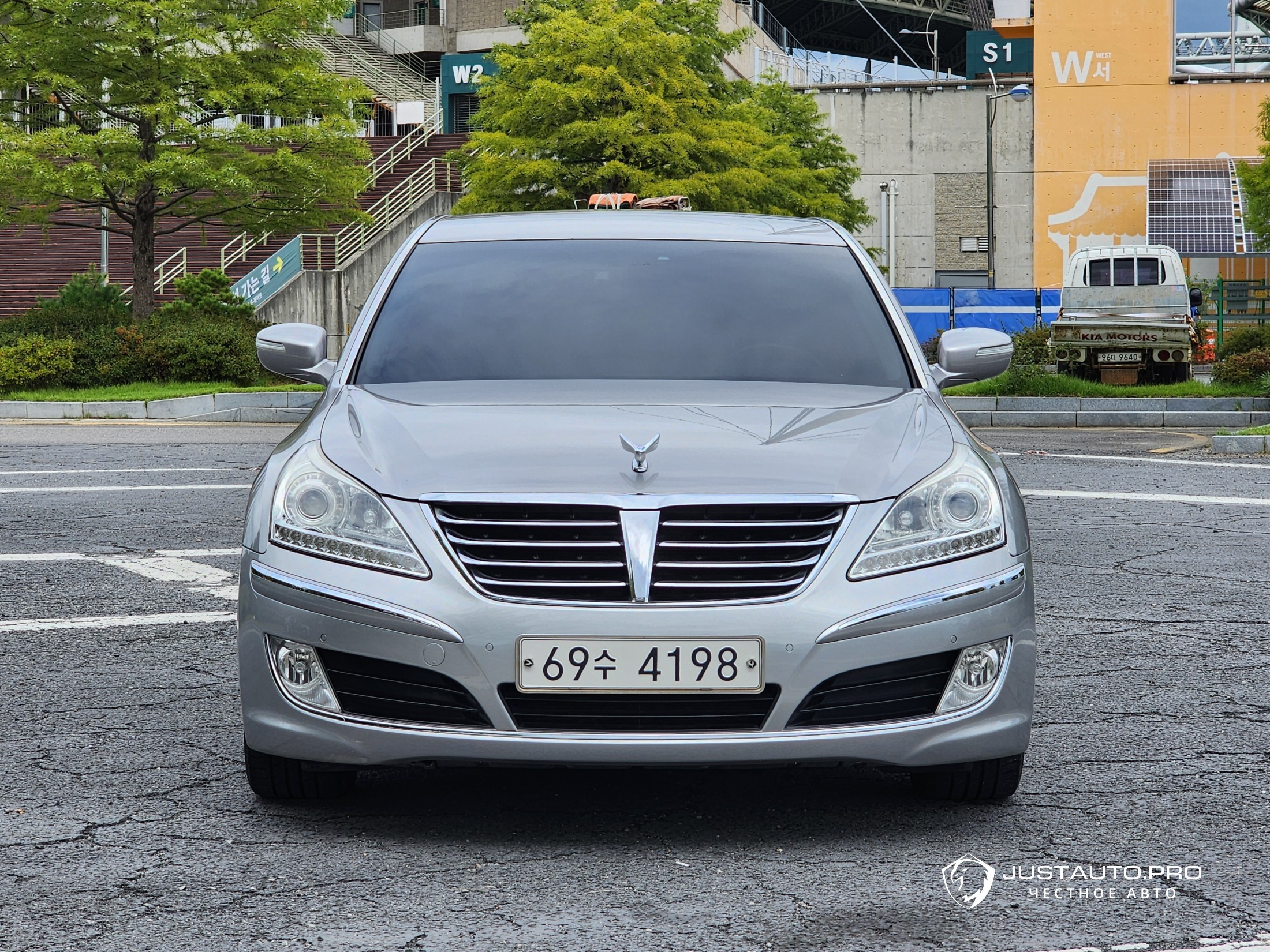 Автомобиль Hyundai Equus