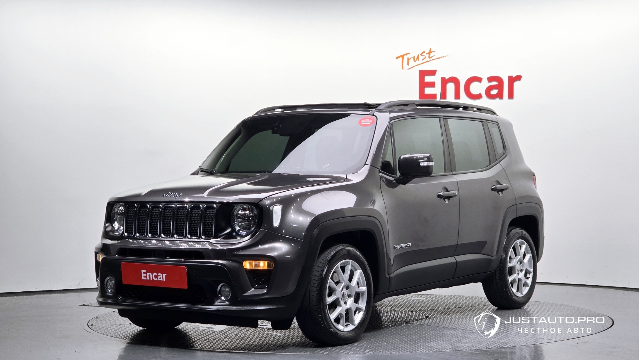 Автомобиль Jeep Renegade