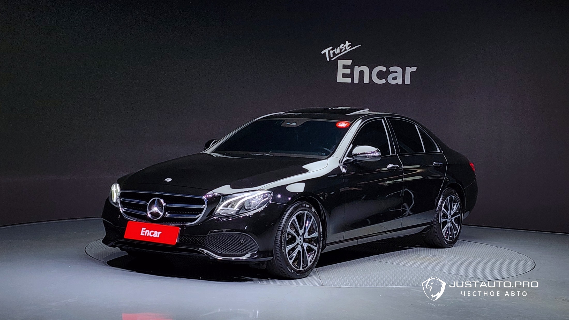 Автомобиль Mercedes-Benz E-Class