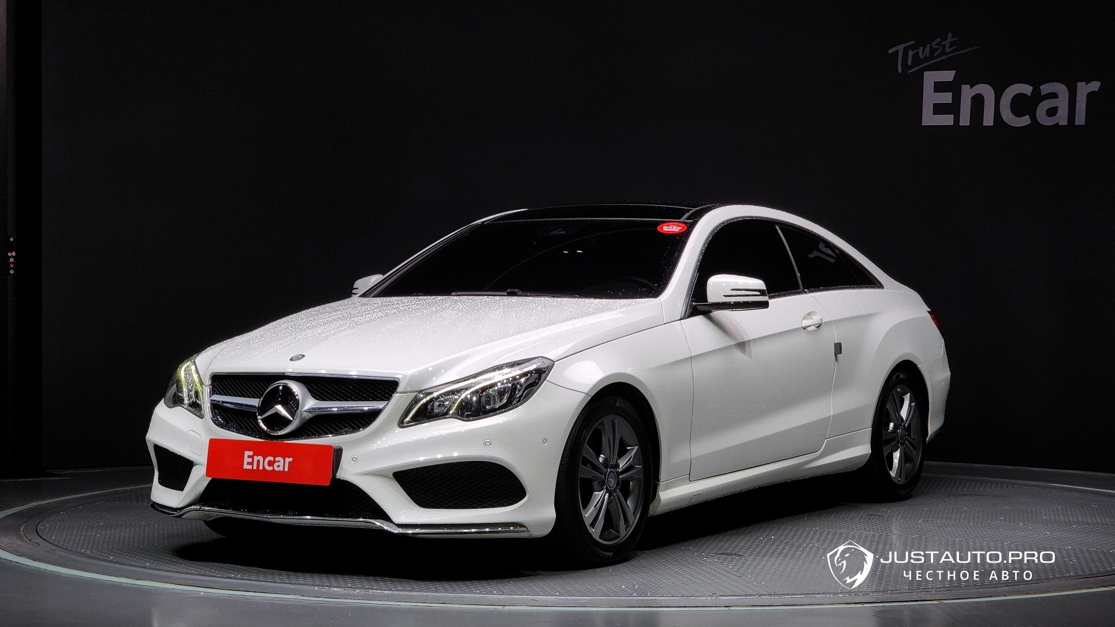 Автомобиль Mercedes-Benz E-Class