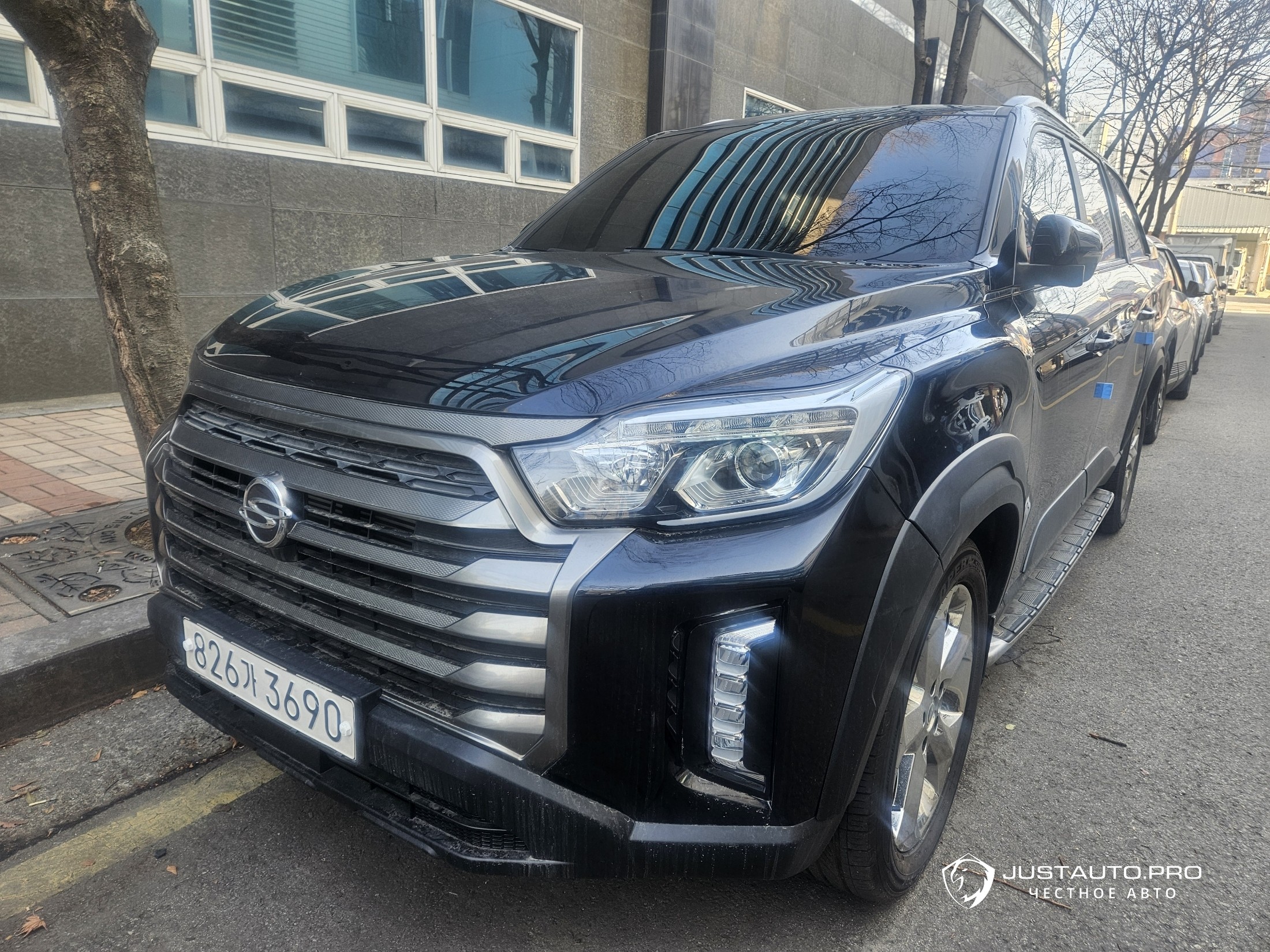 Автомобиль KG_Mobility_Ssangyong Rexton