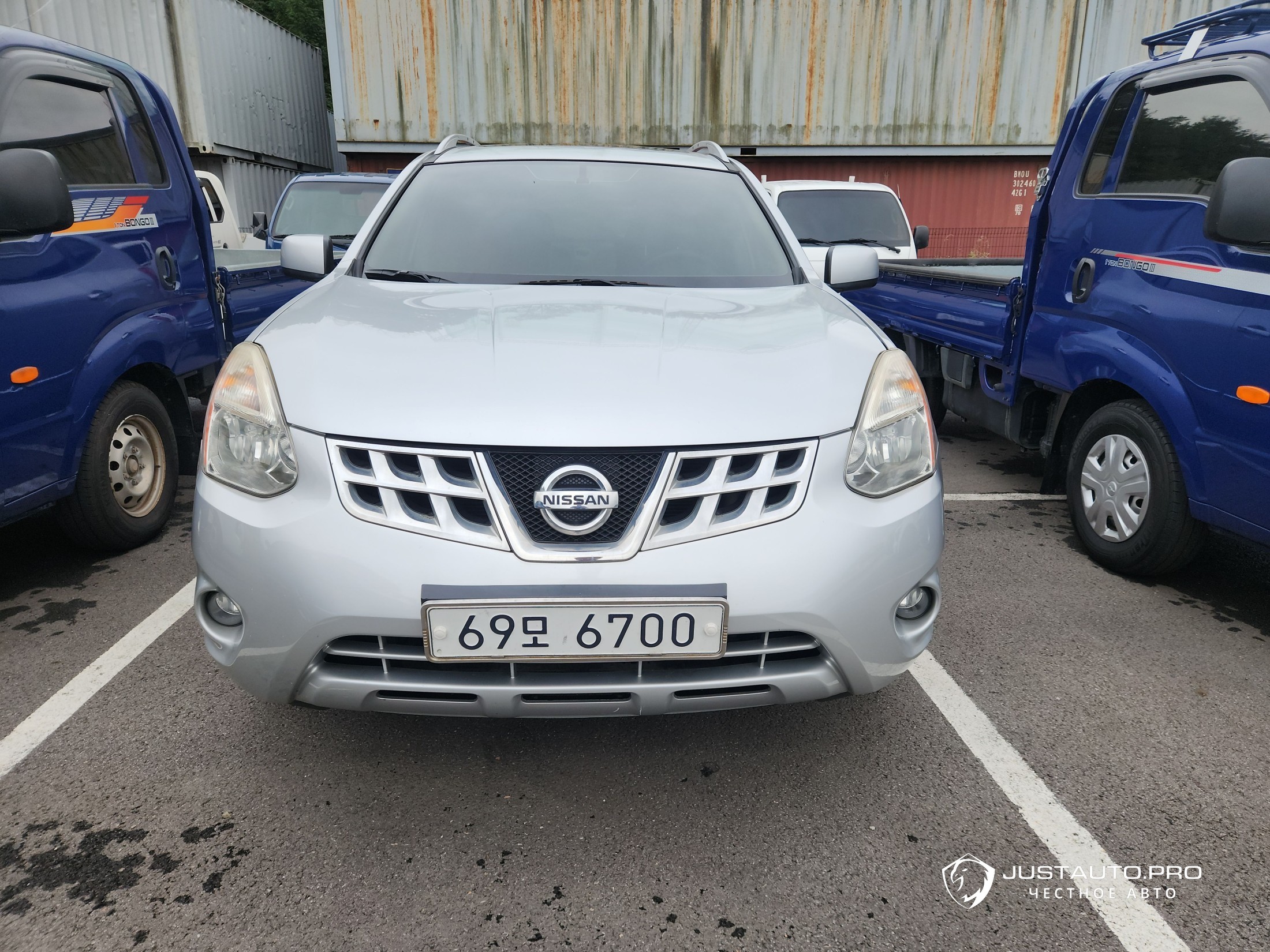 Автомобиль Nissan Rogue