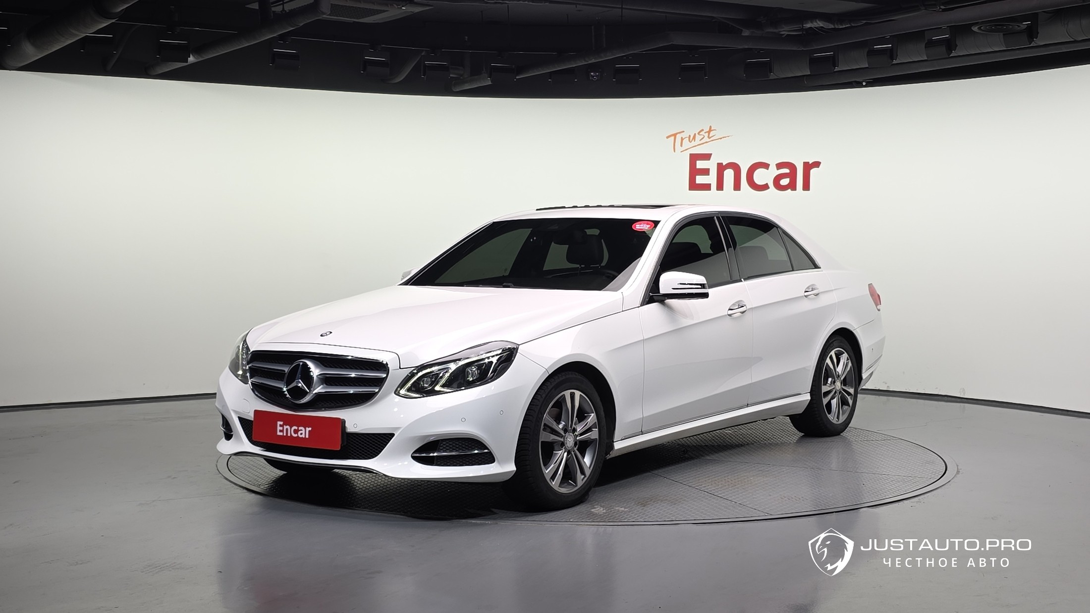 Автомобиль Mercedes-Benz E-Class