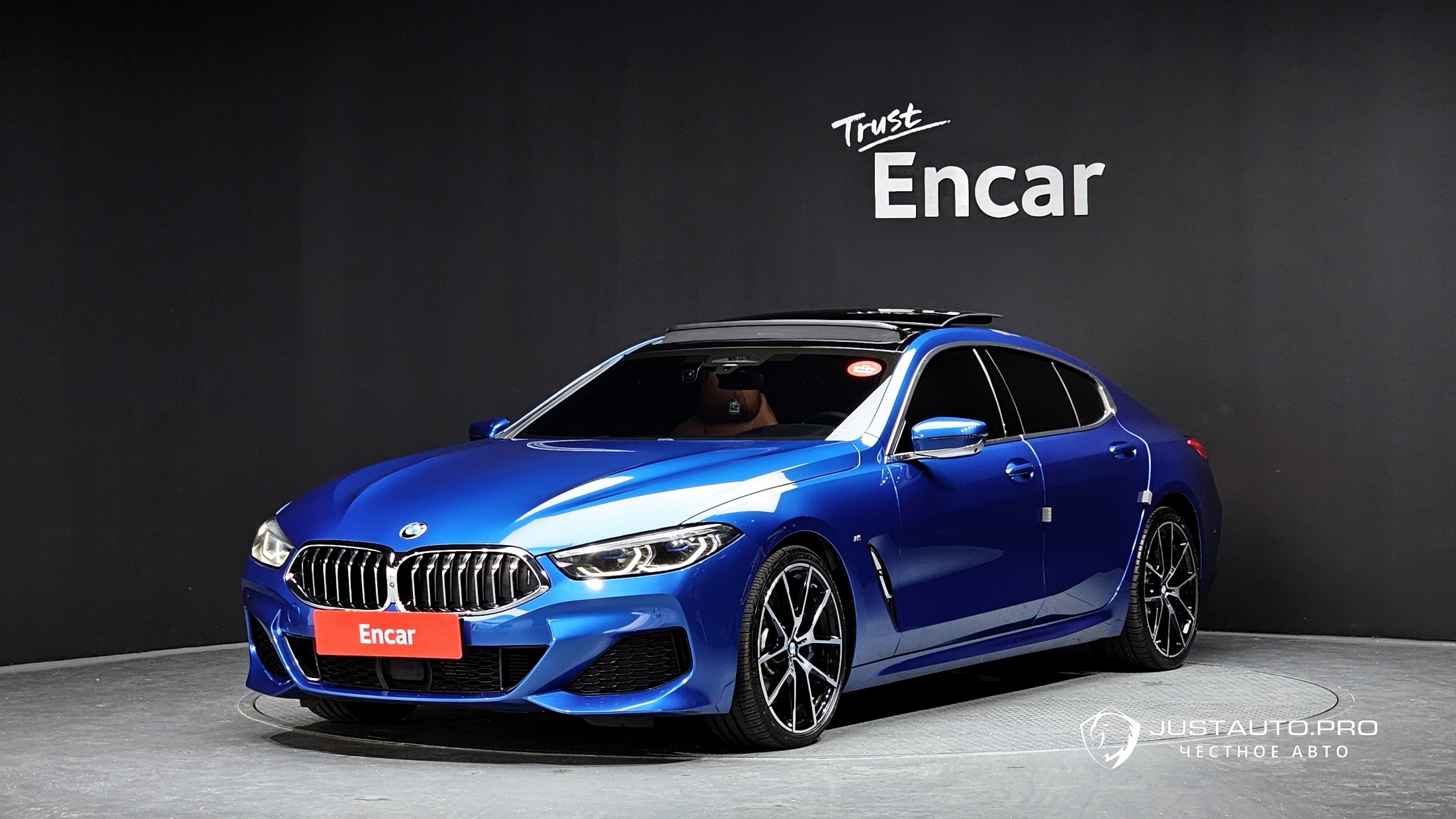 Автомобиль BMW 8-Series