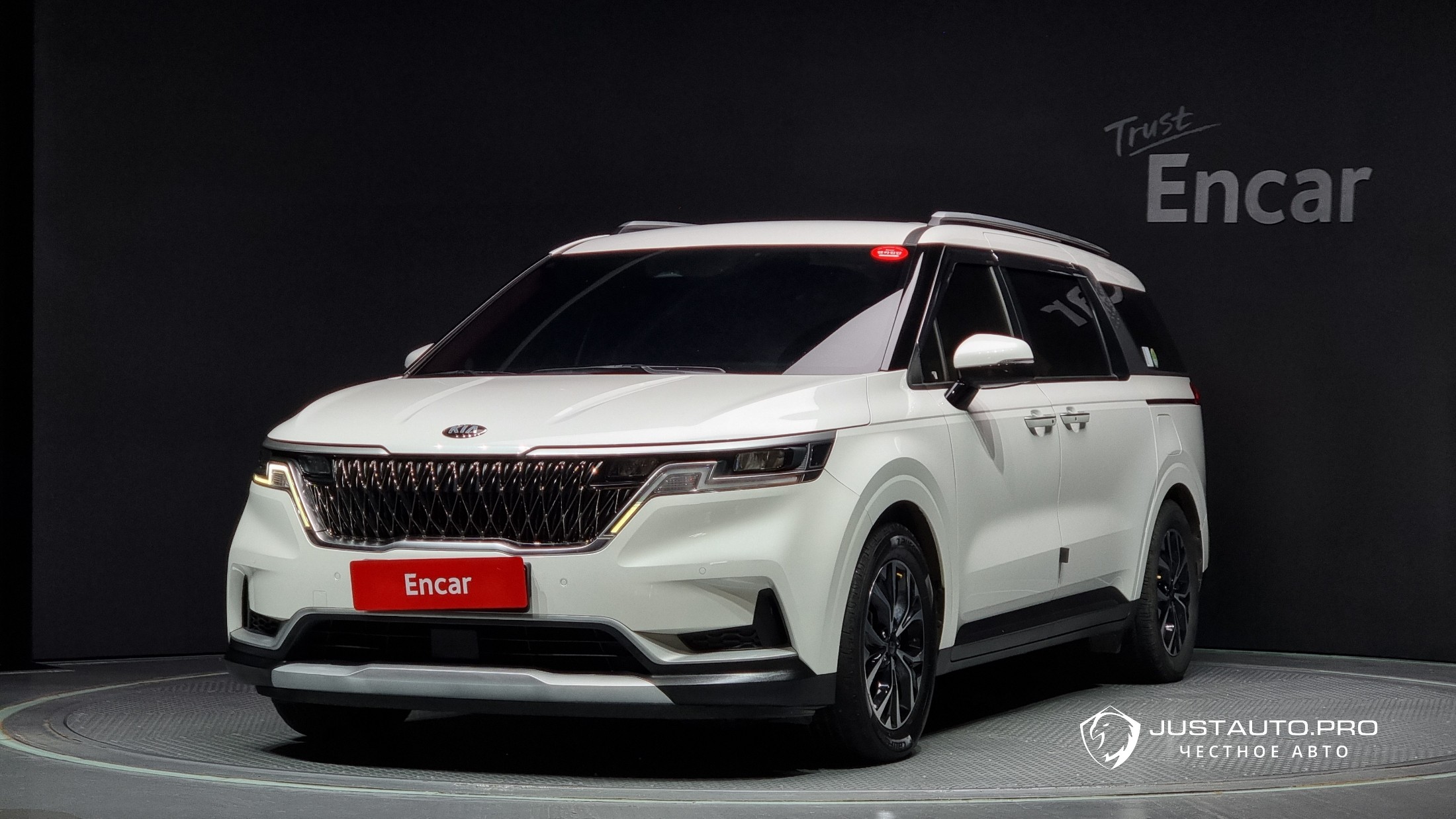 Автомобиль Kia Canival