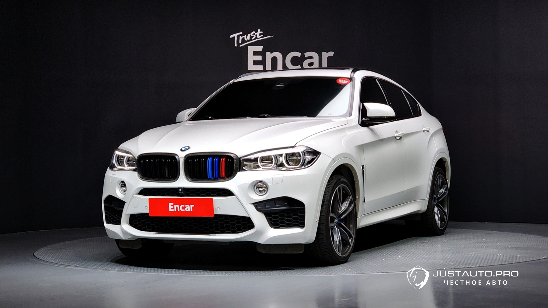 Автомобиль BMW X6M