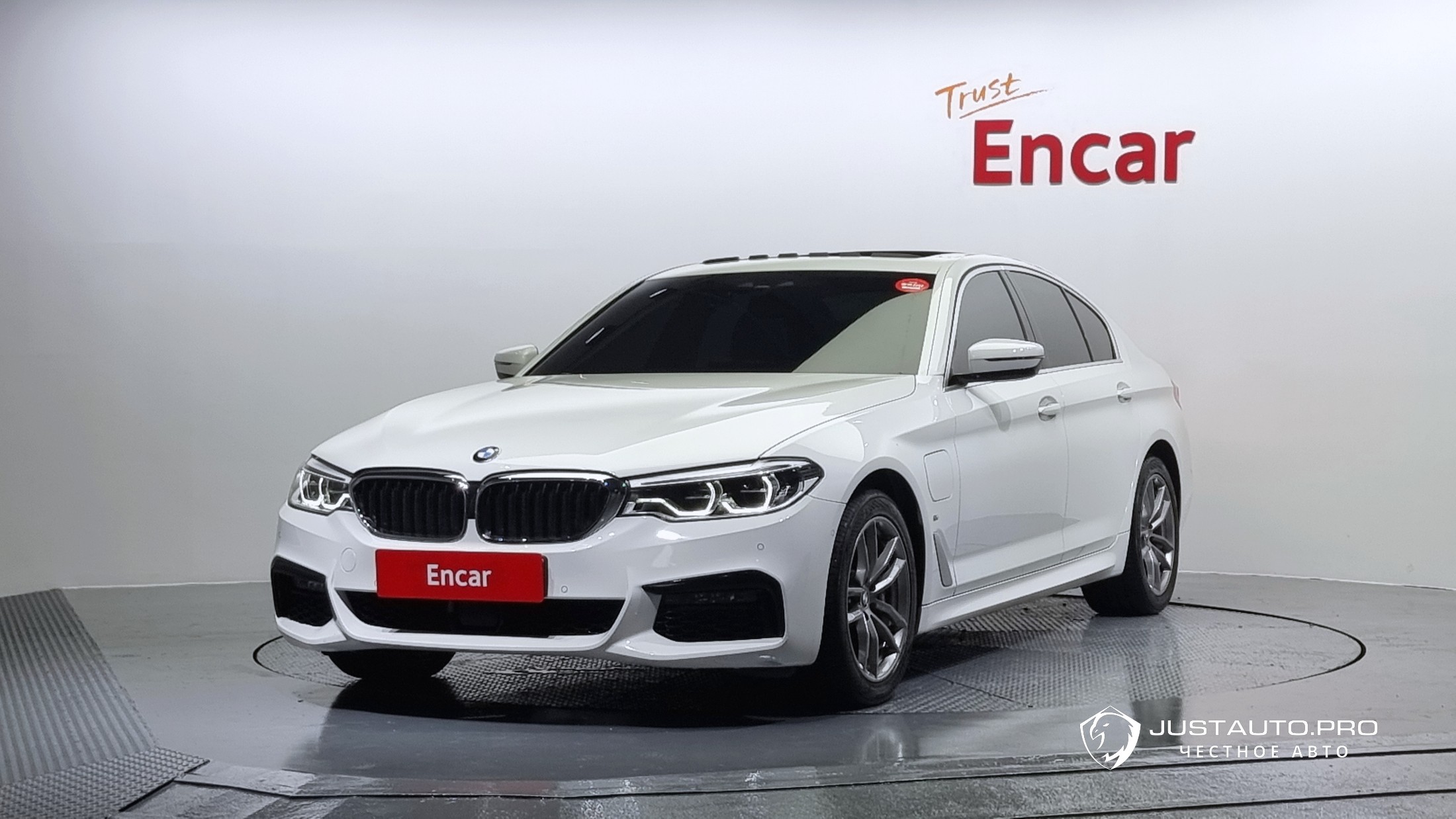 Автомобиль BMW 5-Series