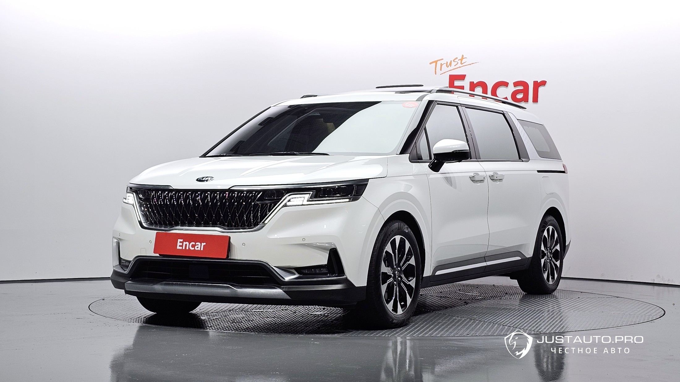 Автомобиль Kia Canival