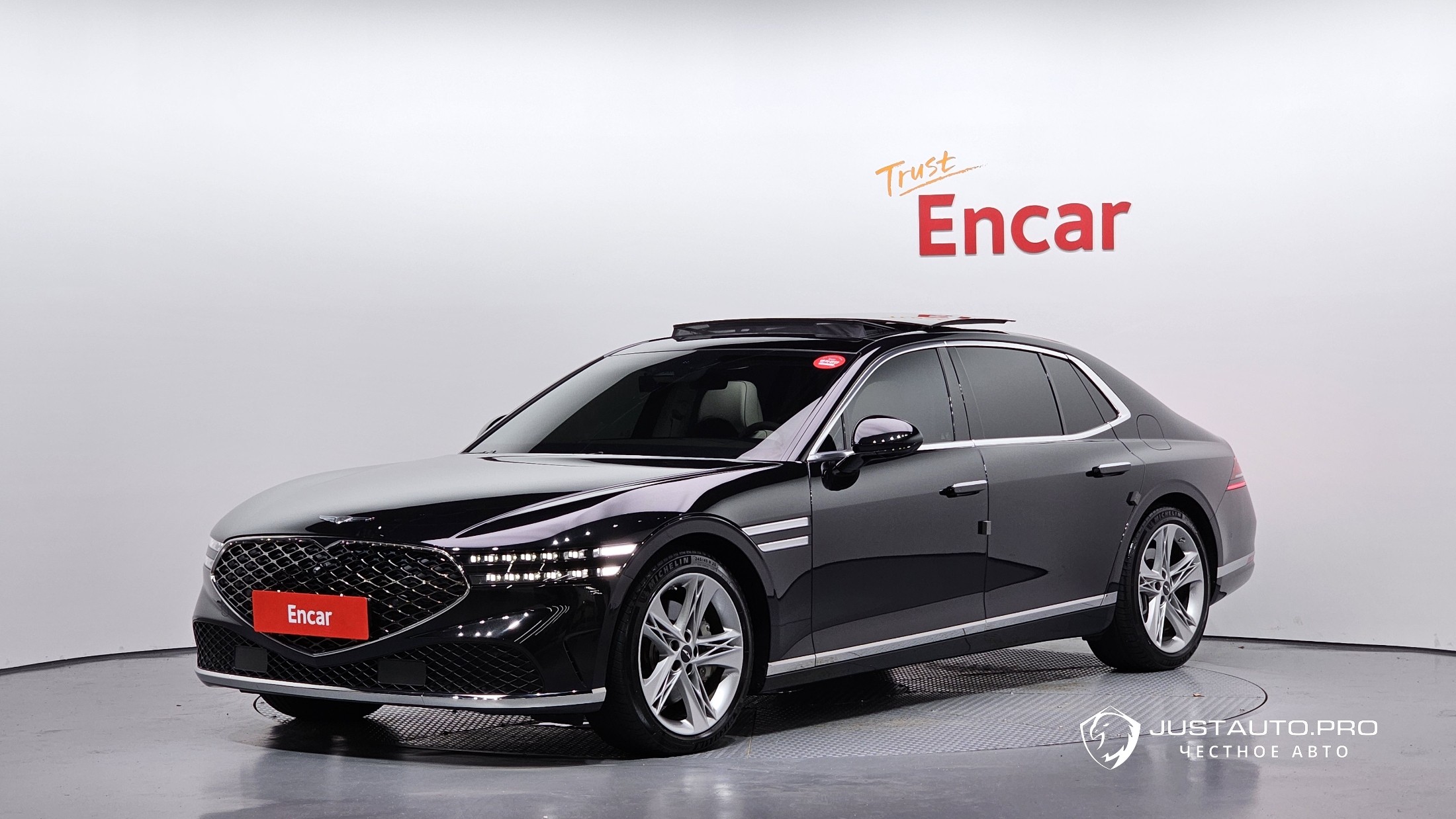 Автомобиль Genesis G90