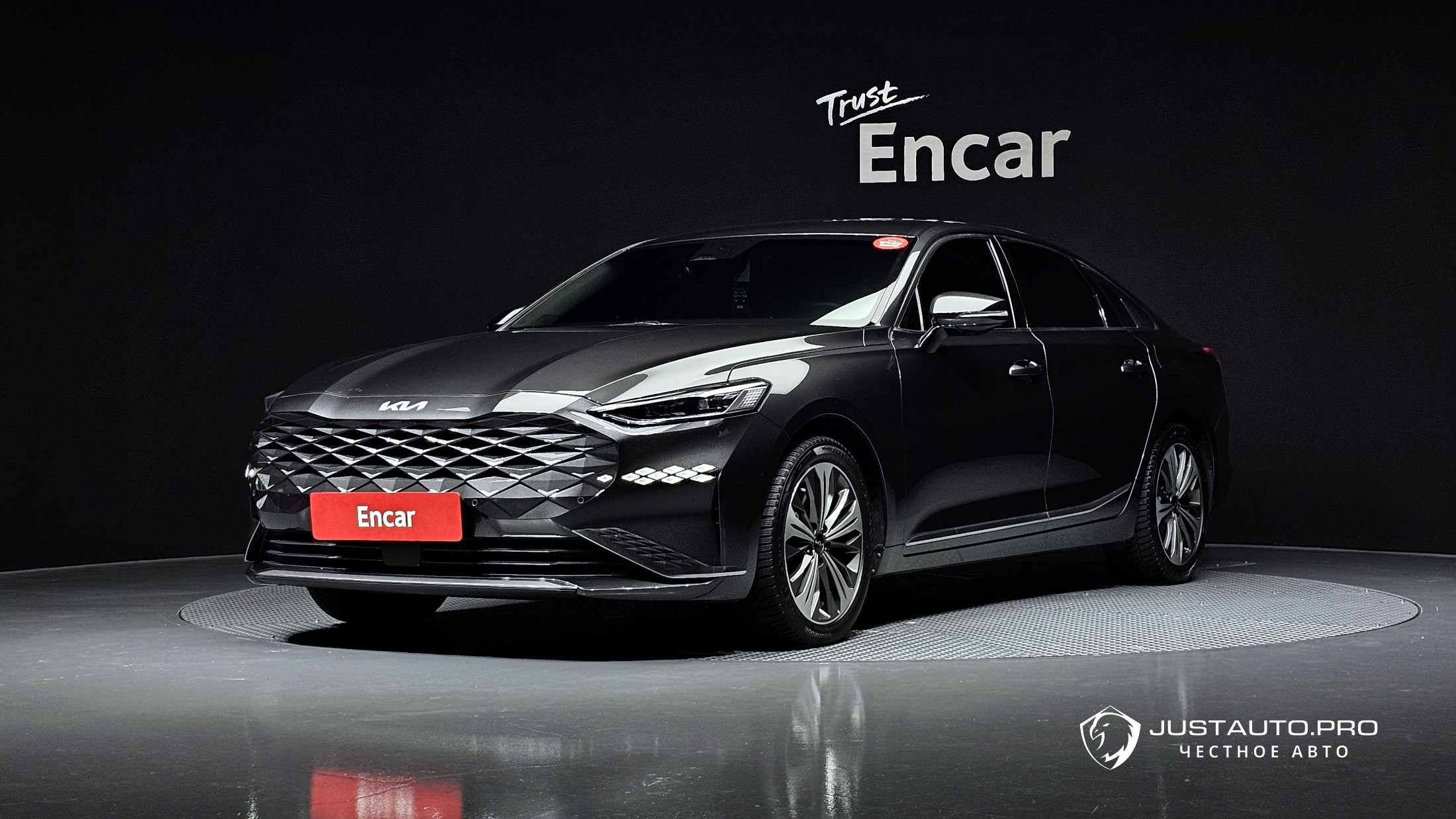 Автомобиль Kia K8