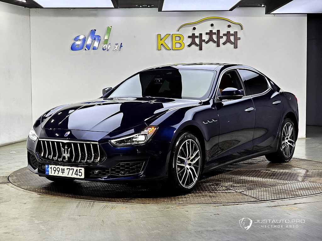 Автомобиль Maserati Ghibli