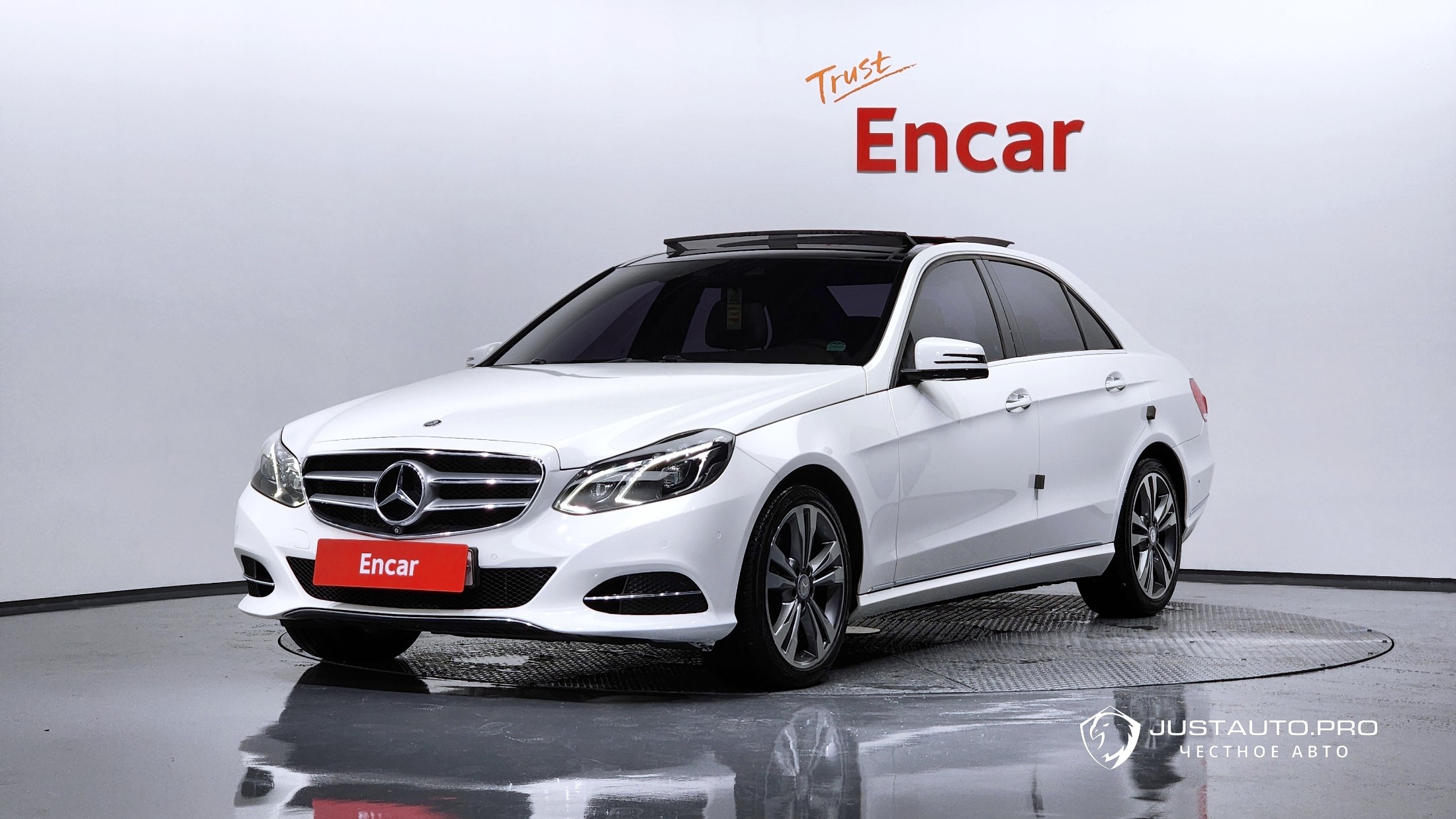 Автомобиль Mercedes-Benz E-Class