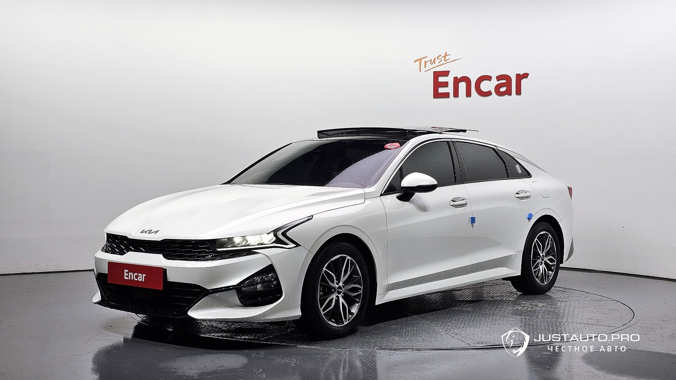 Автомобиль Kia K5