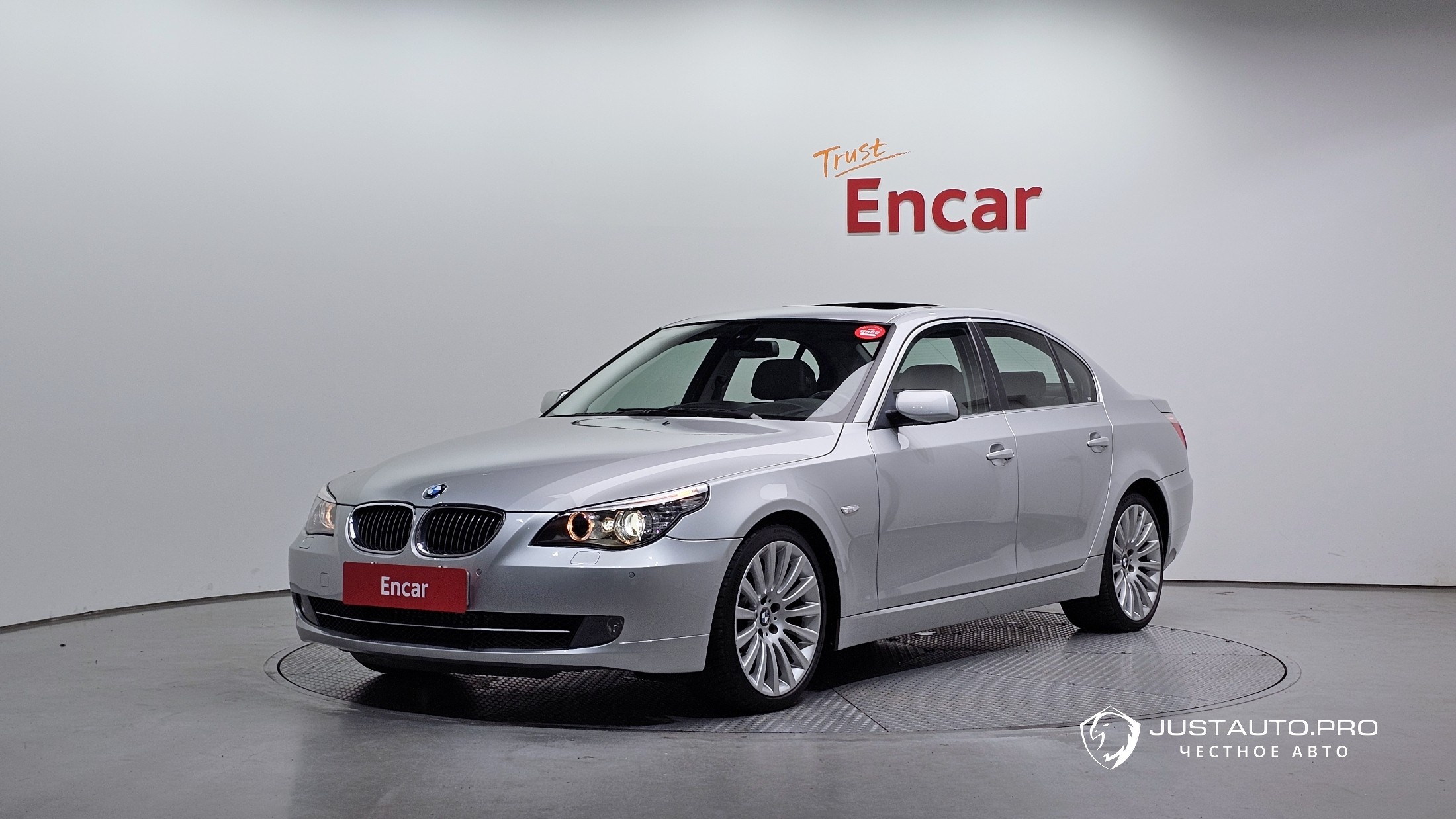 Автомобиль BMW 5-Series