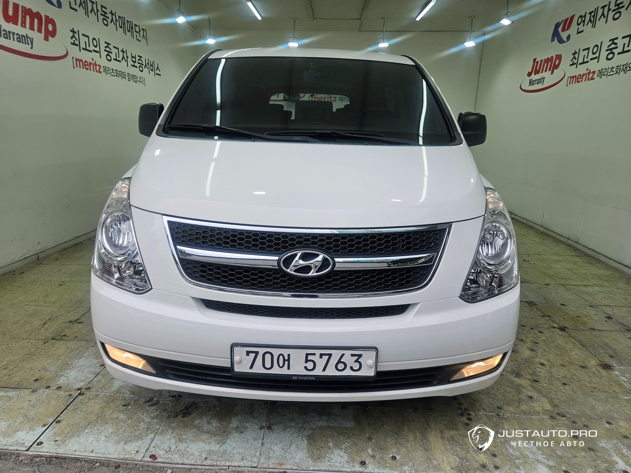 Автомобиль Hyundai Starex