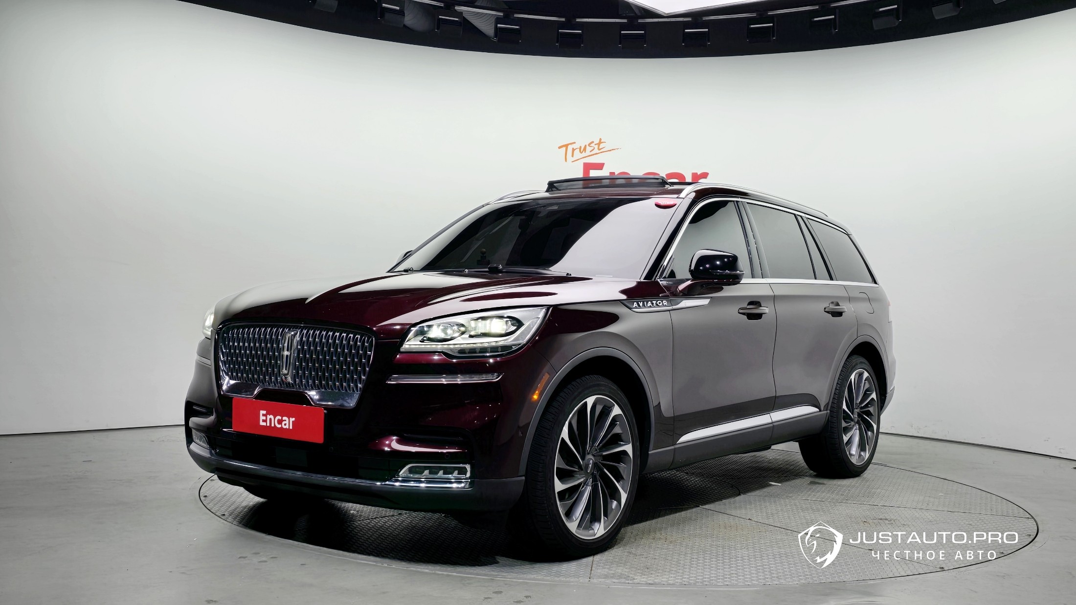 Автомобиль Lincoln Aviator