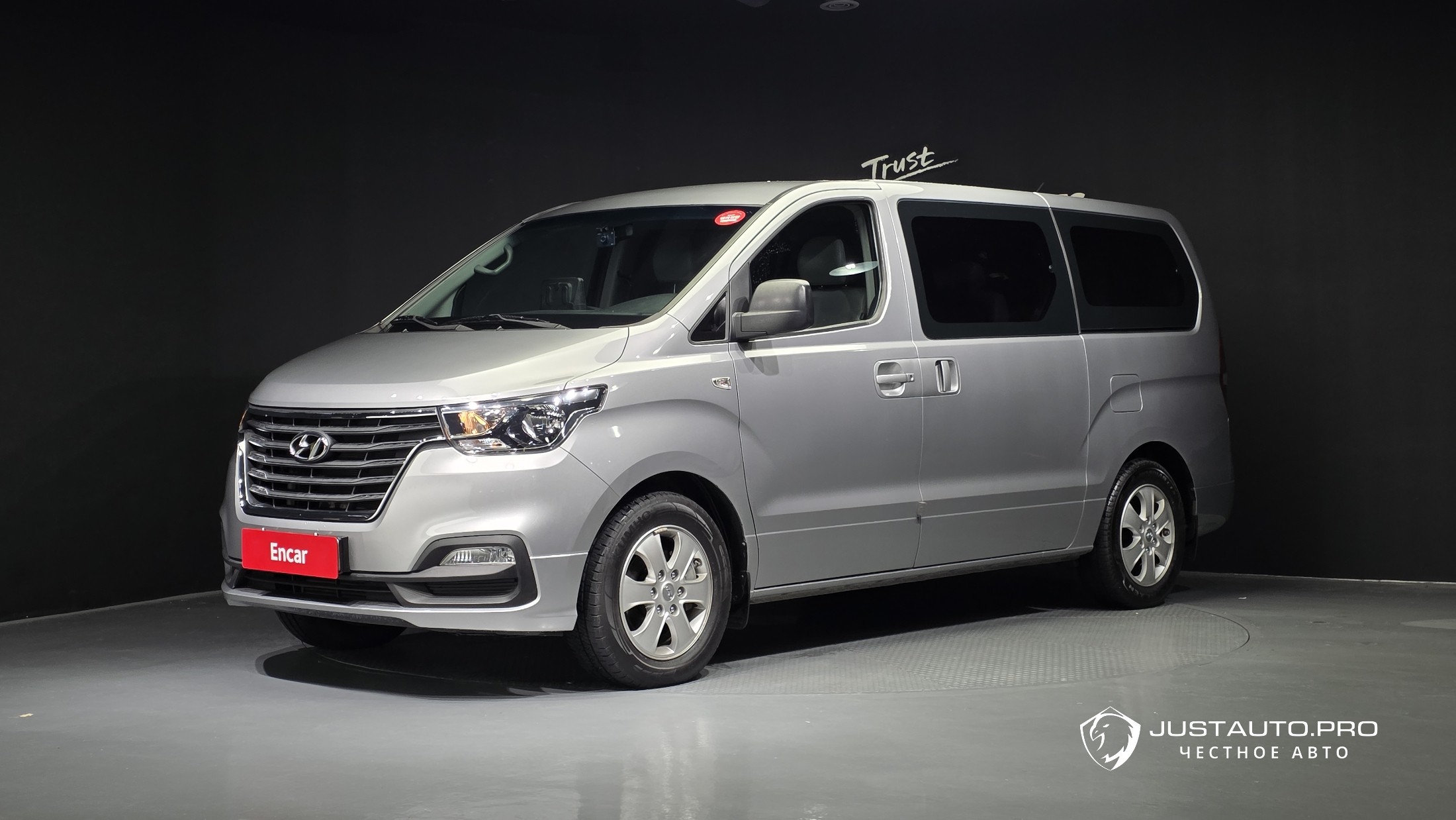 Автомобиль Hyundai Starex