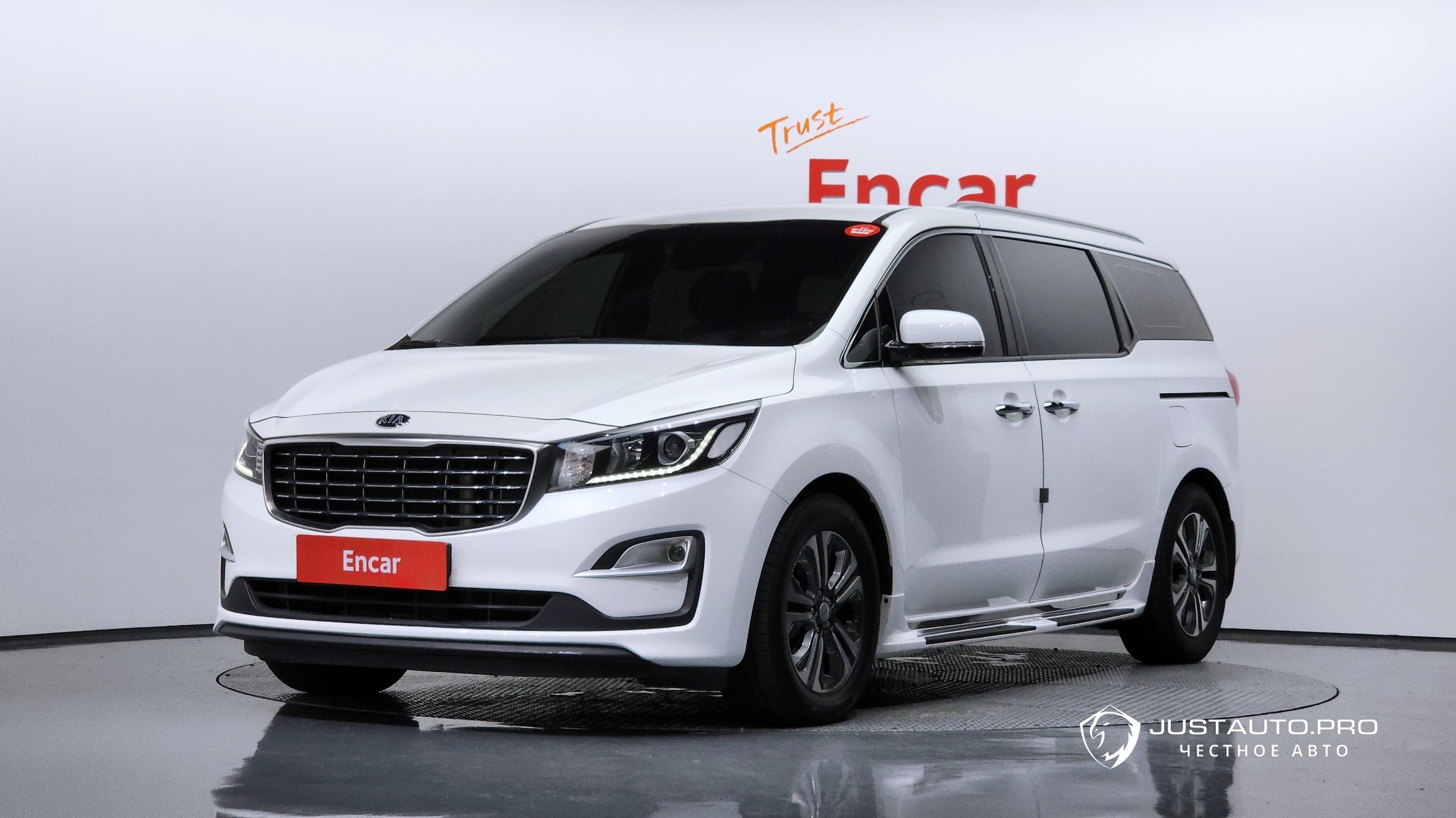 Автомобиль Kia Canival