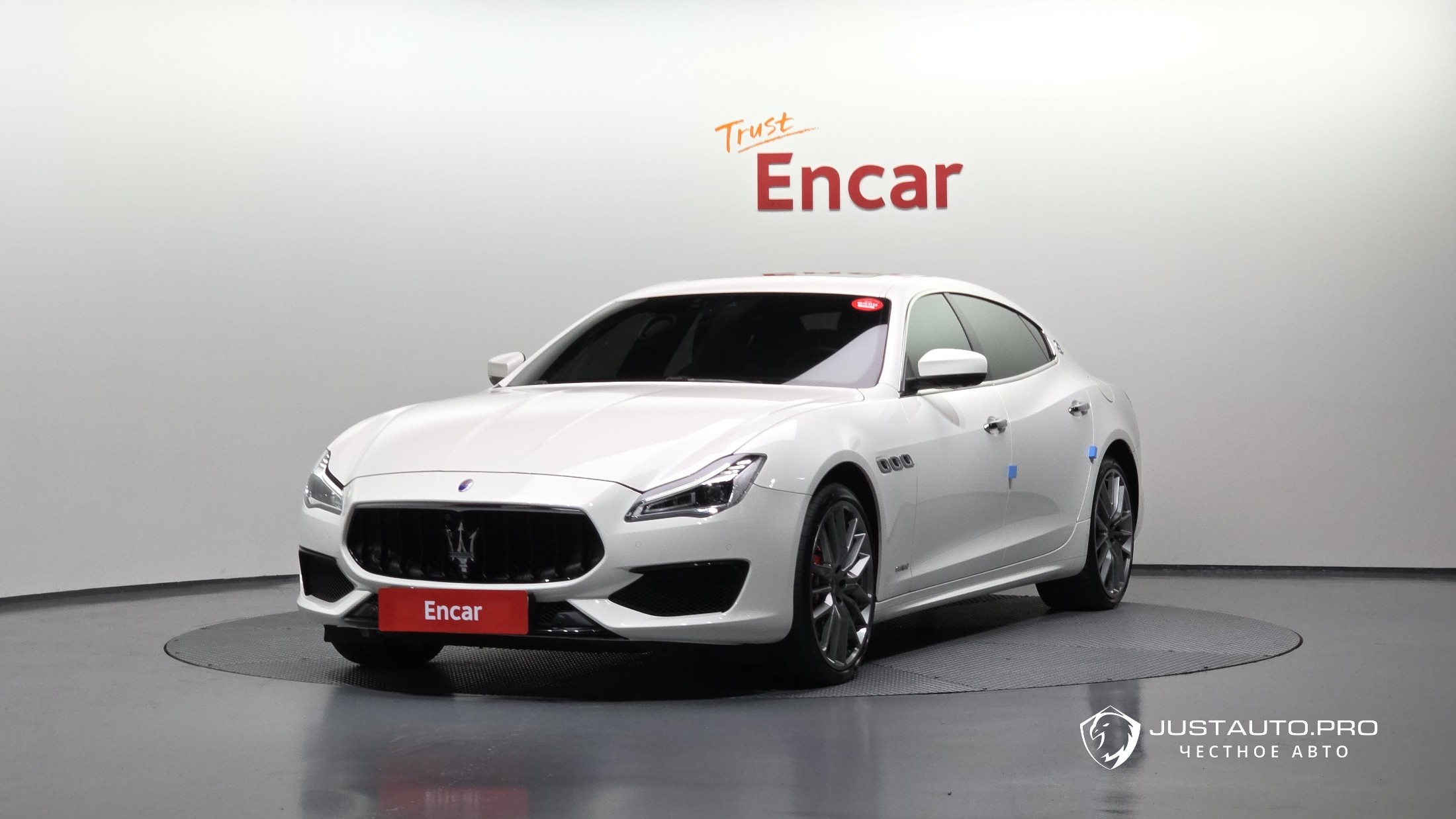 Автомобиль Maserati Quattroporte