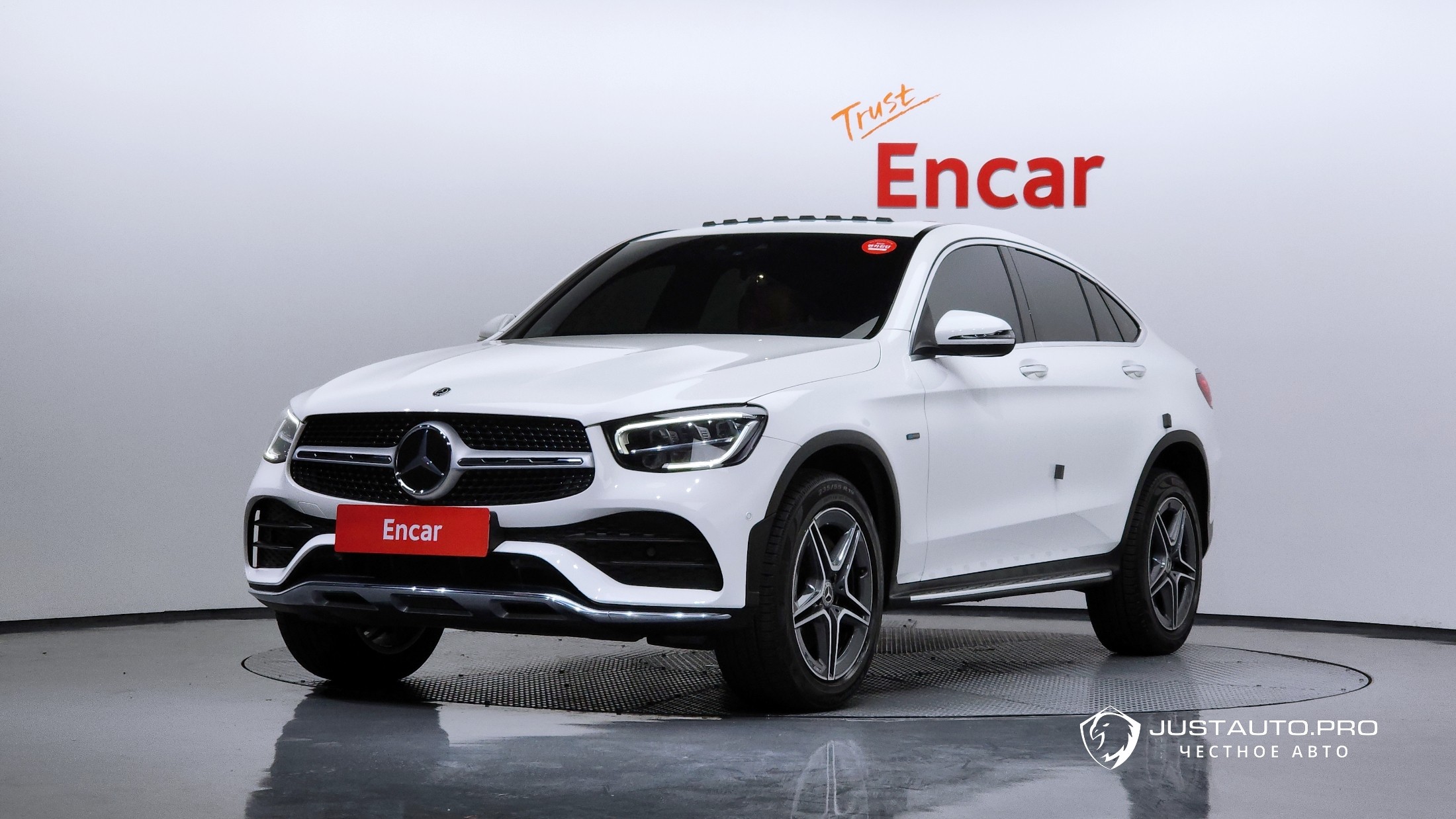 Автомобиль Mercedes-Benz GLC-Class