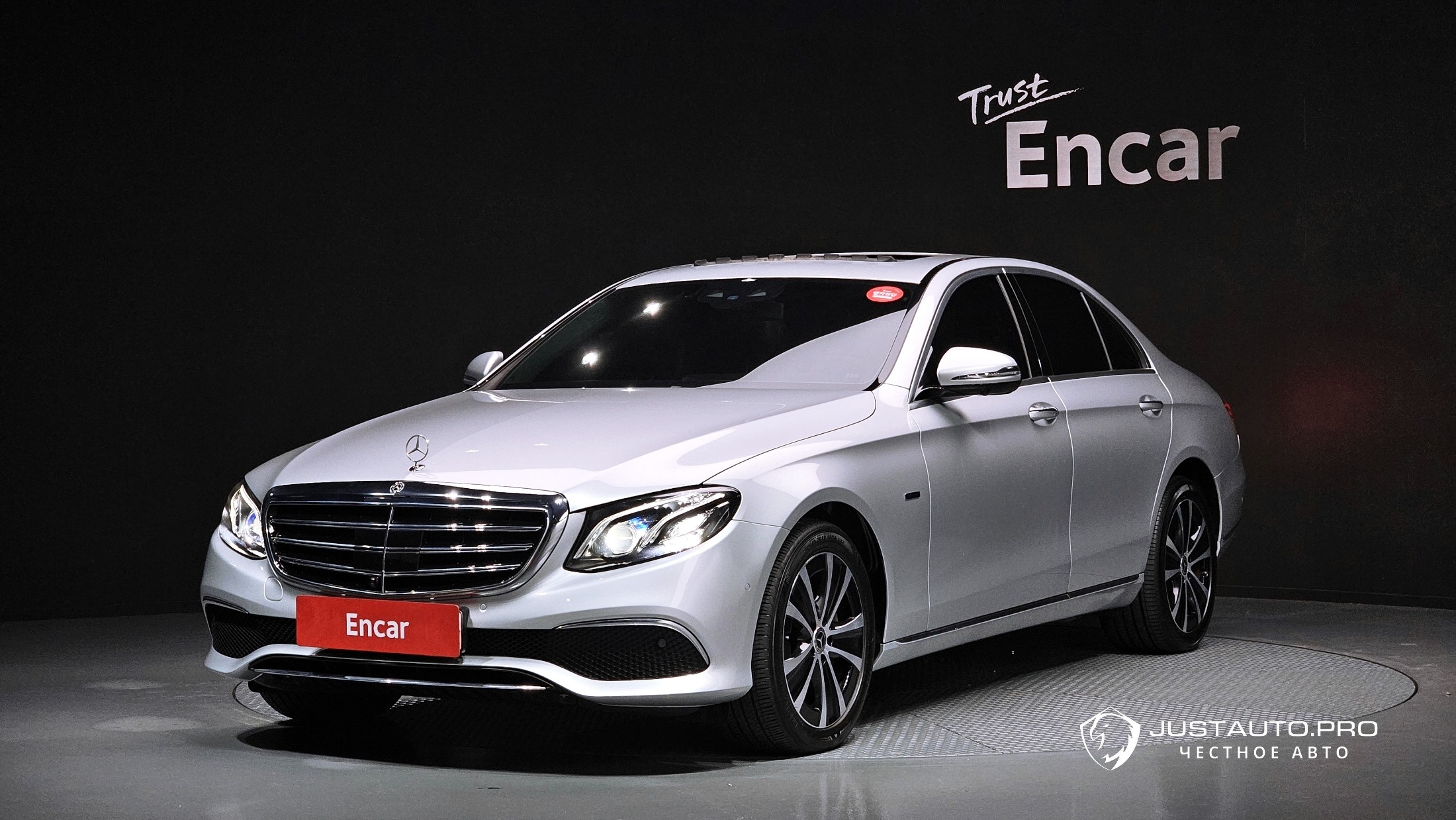 Автомобиль Mercedes-Benz E-Class