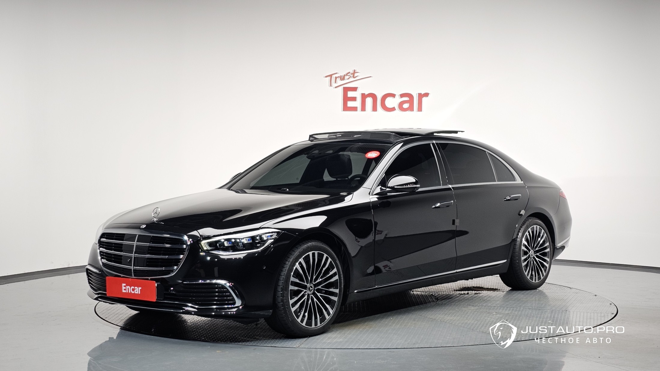 Автомобиль Mercedes-Benz S-Class