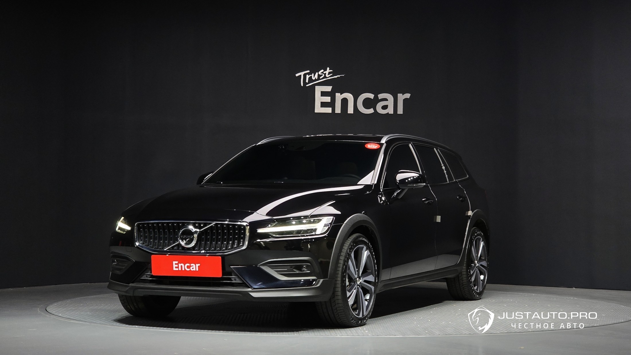 Автомобиль Volvo V60