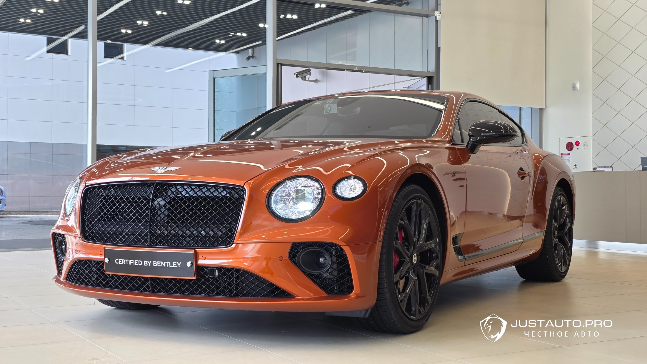 Автомобиль Bentley Continental