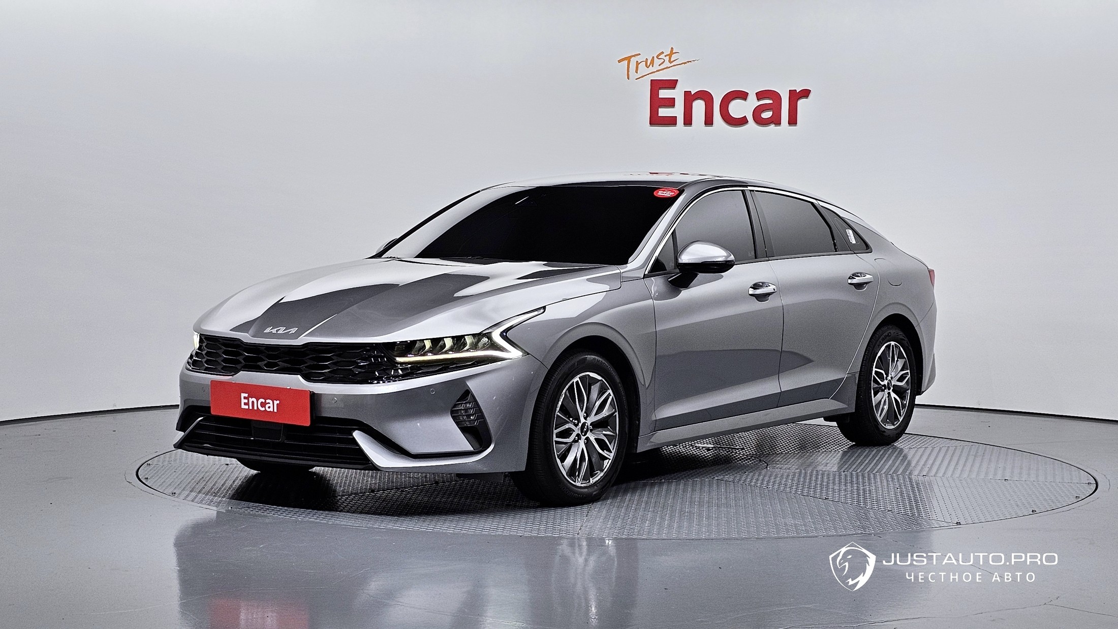 Автомобиль Kia K5