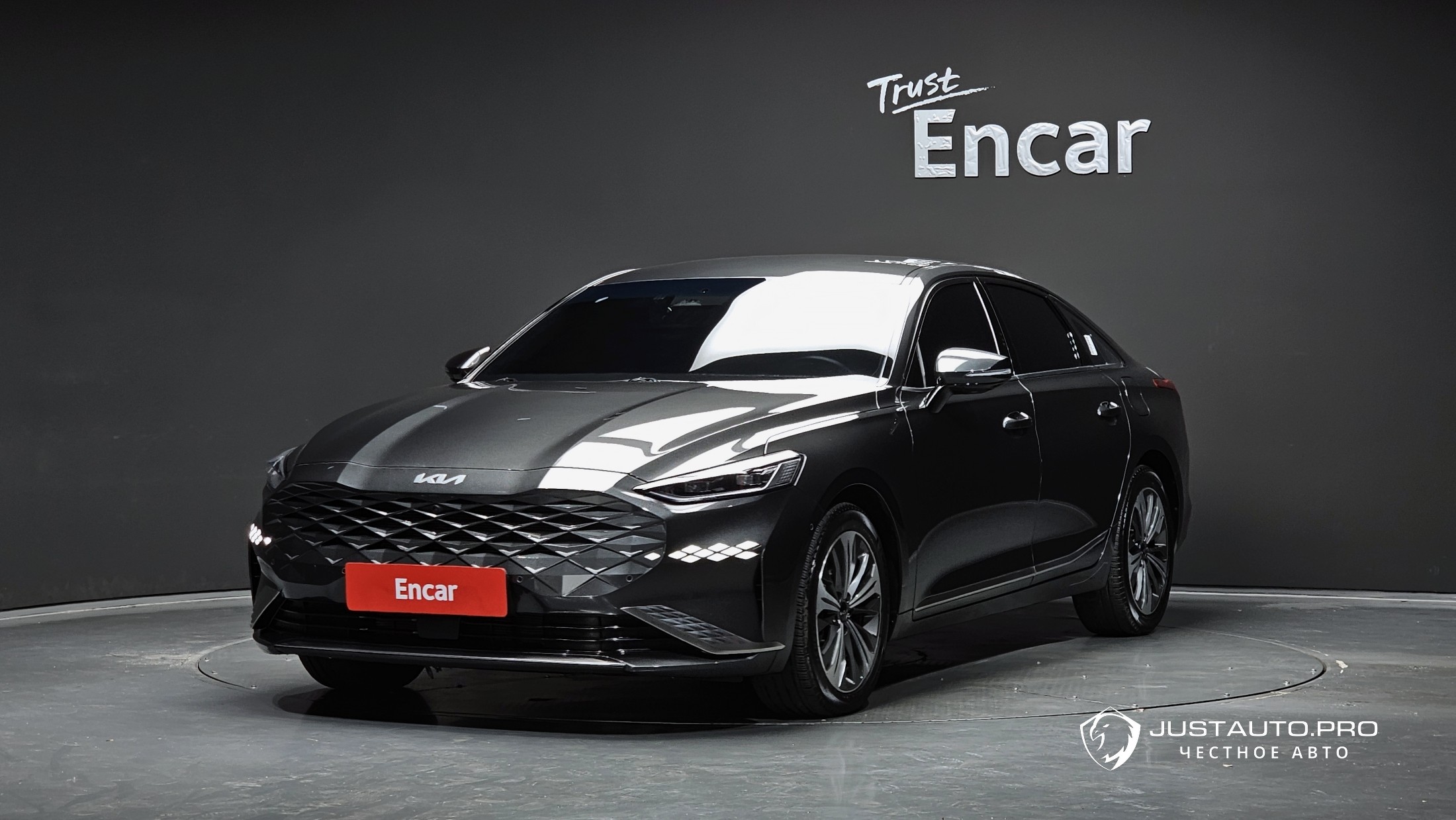 Автомобиль Kia K8